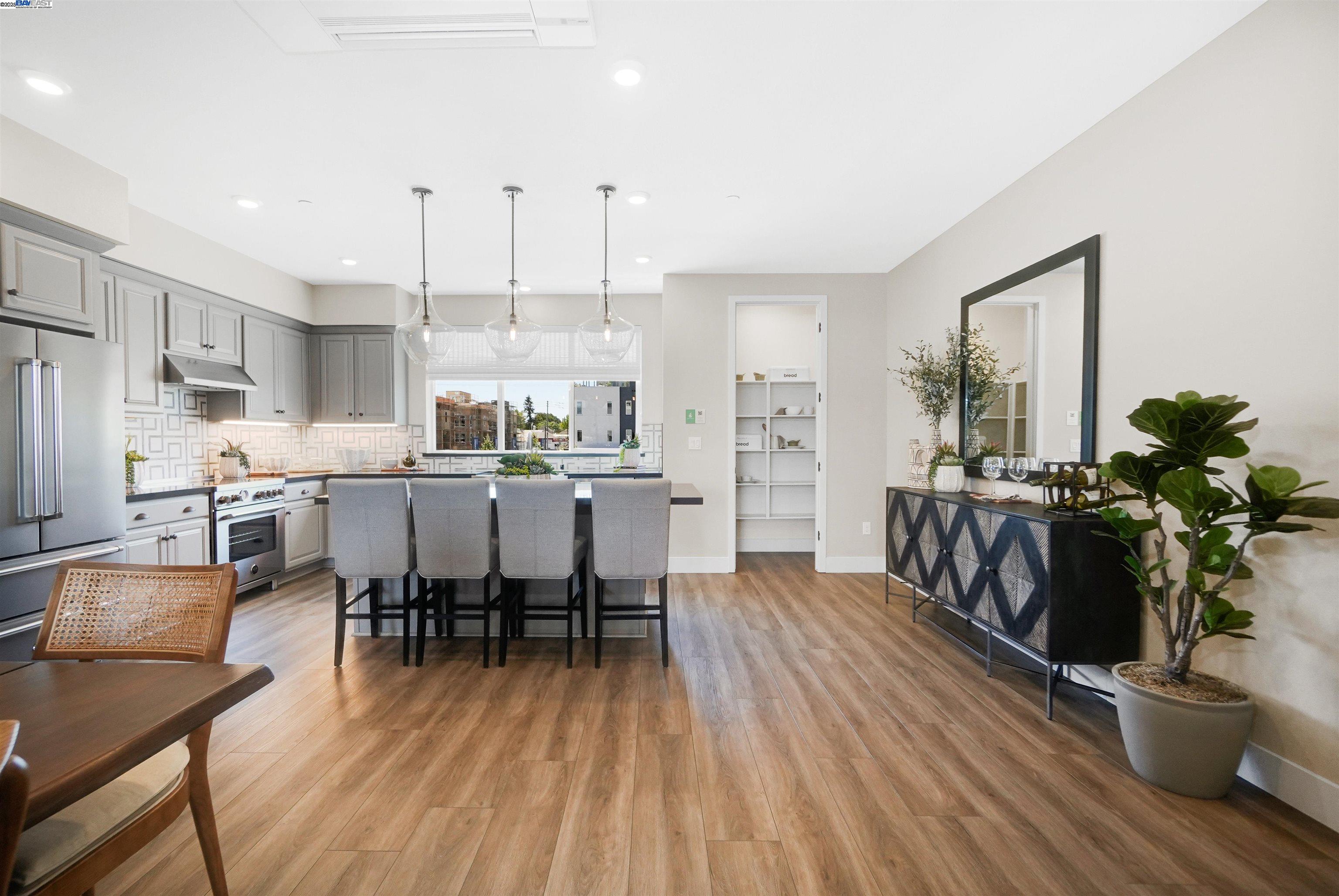 Detail Gallery Image 22 of 60 For 2260 Stanford Street, Alameda,  CA 94501 - 3 Beds | 3/1 Baths