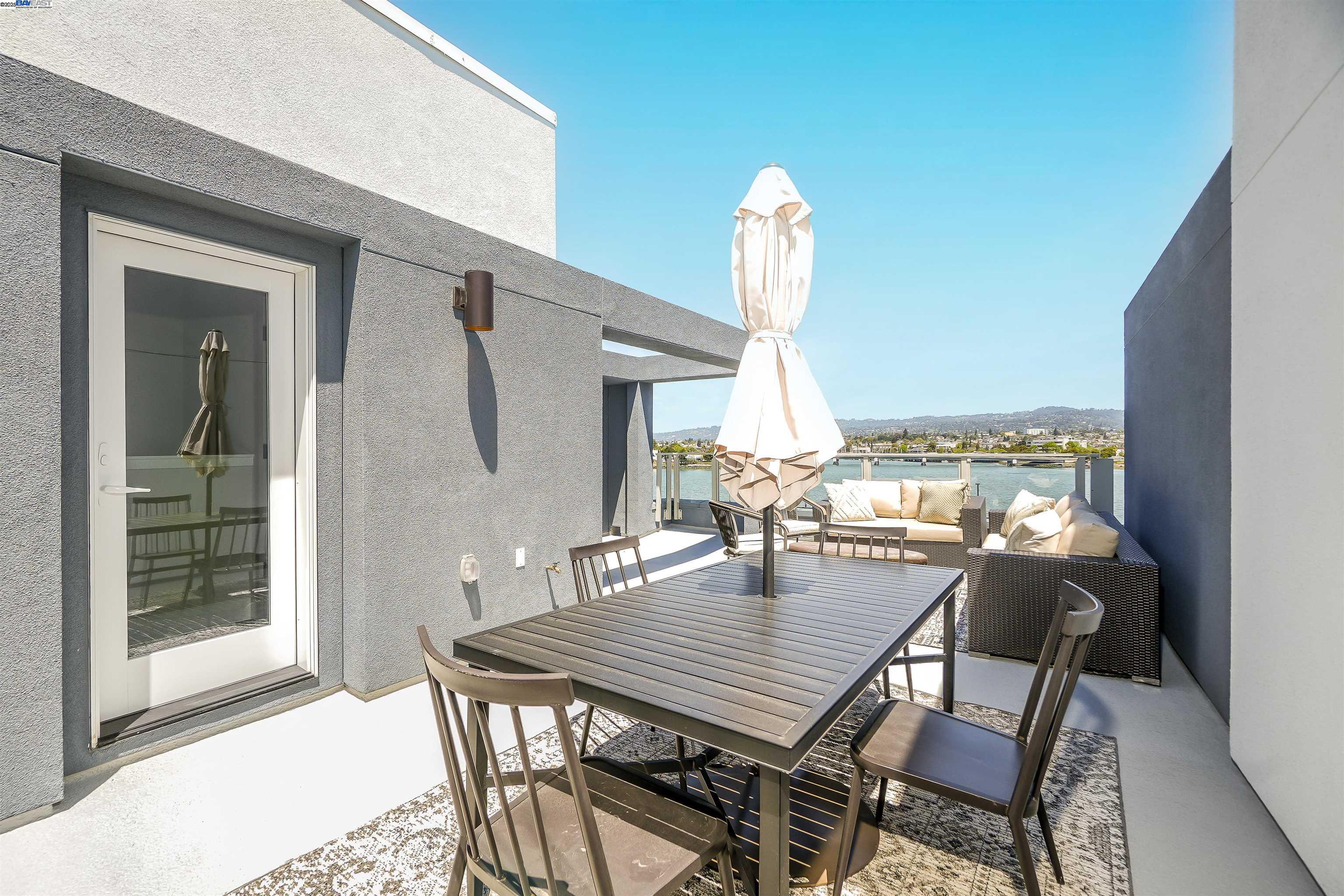 Detail Gallery Image 43 of 60 For 2260 Stanford Street, Alameda,  CA 94501 - 3 Beds | 3/1 Baths