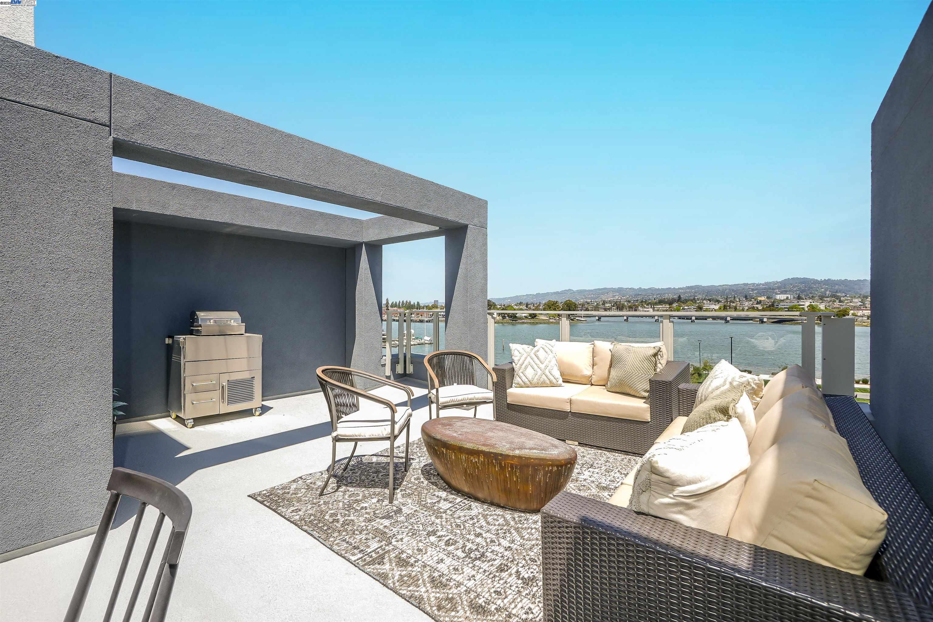 Detail Gallery Image 44 of 60 For 2260 Stanford Street, Alameda,  CA 94501 - 3 Beds | 3/1 Baths