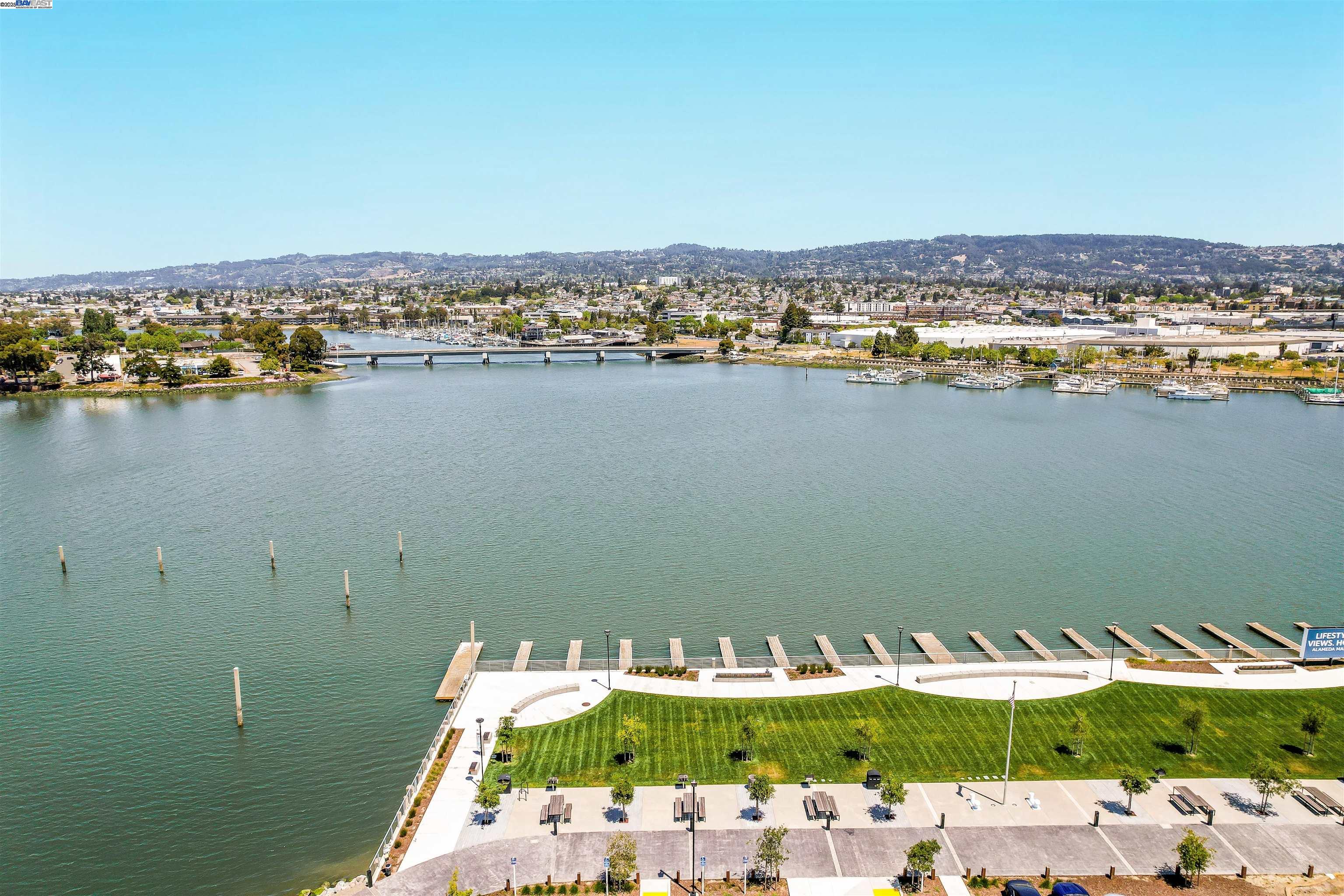 Detail Gallery Image 56 of 60 For 2260 Stanford Street, Alameda,  CA 94501 - 3 Beds | 3/1 Baths
