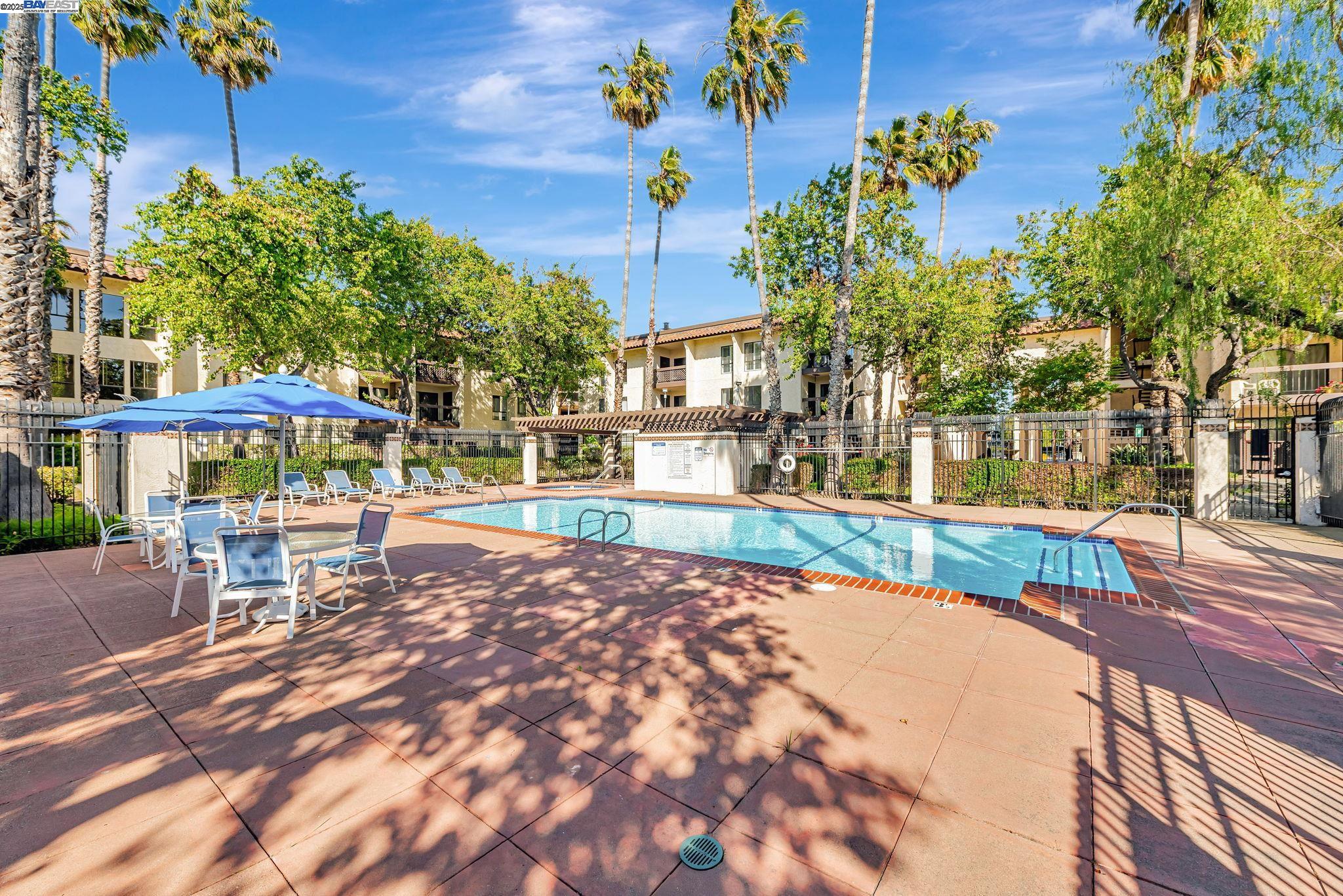 Detail Gallery Image 2 of 33 For 39931 Cedar Blvd #301,  Newark,  CA 94560 - 2 Beds | 2 Baths