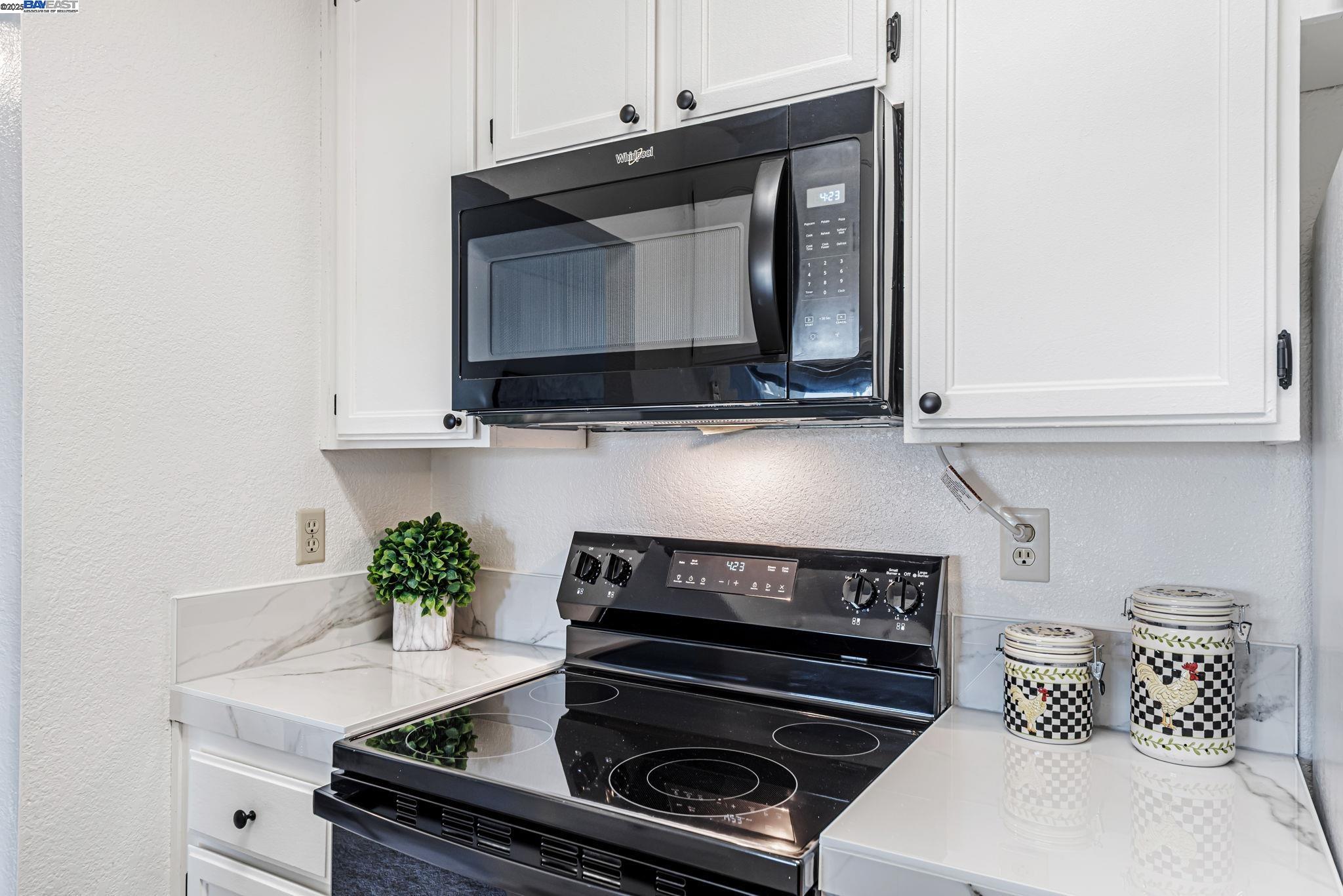 Detail Gallery Image 11 of 33 For 39931 Cedar Blvd #301,  Newark,  CA 94560 - 2 Beds | 2 Baths