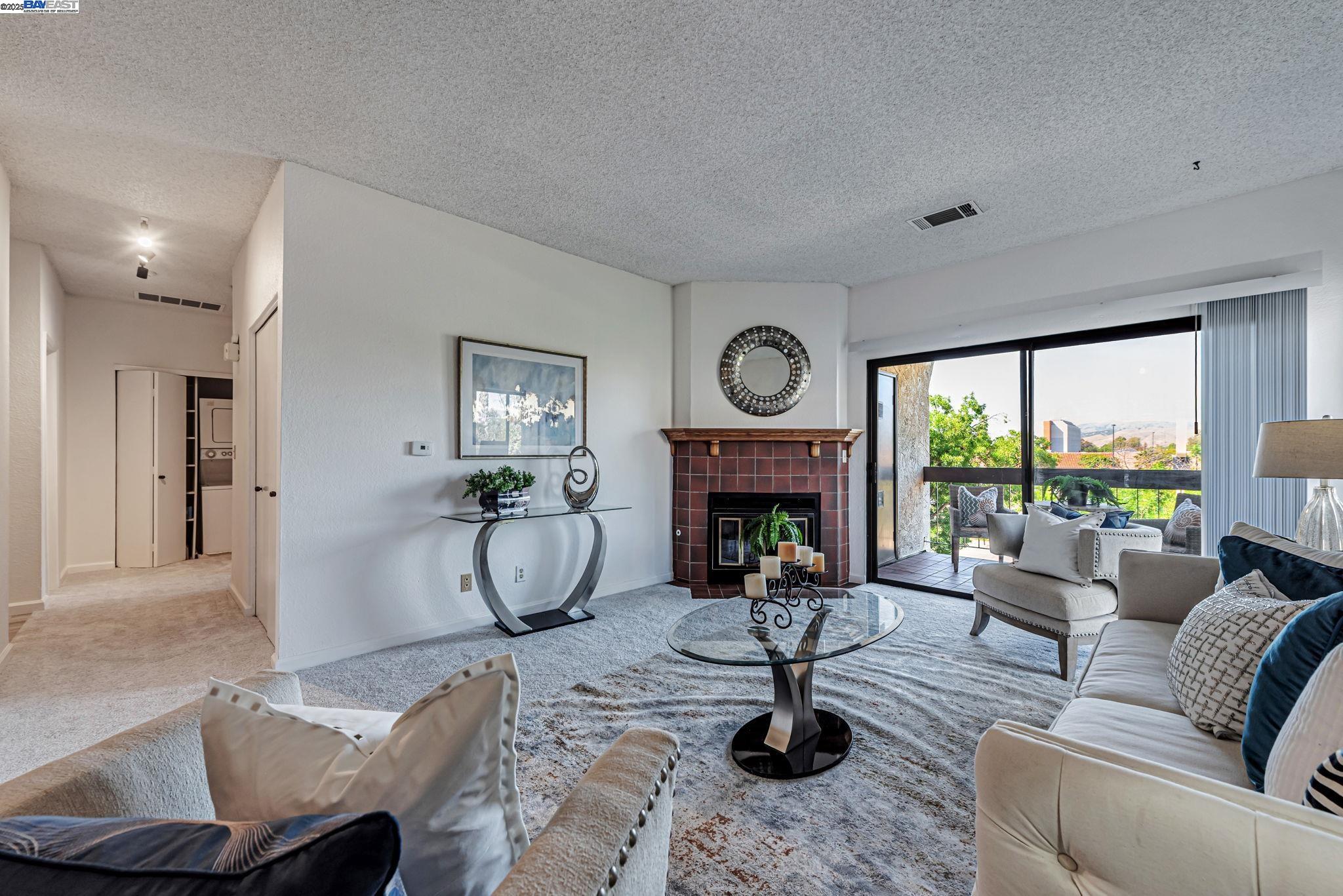 Detail Gallery Image 6 of 33 For 39931 Cedar Blvd #301,  Newark,  CA 94560 - 2 Beds | 2 Baths