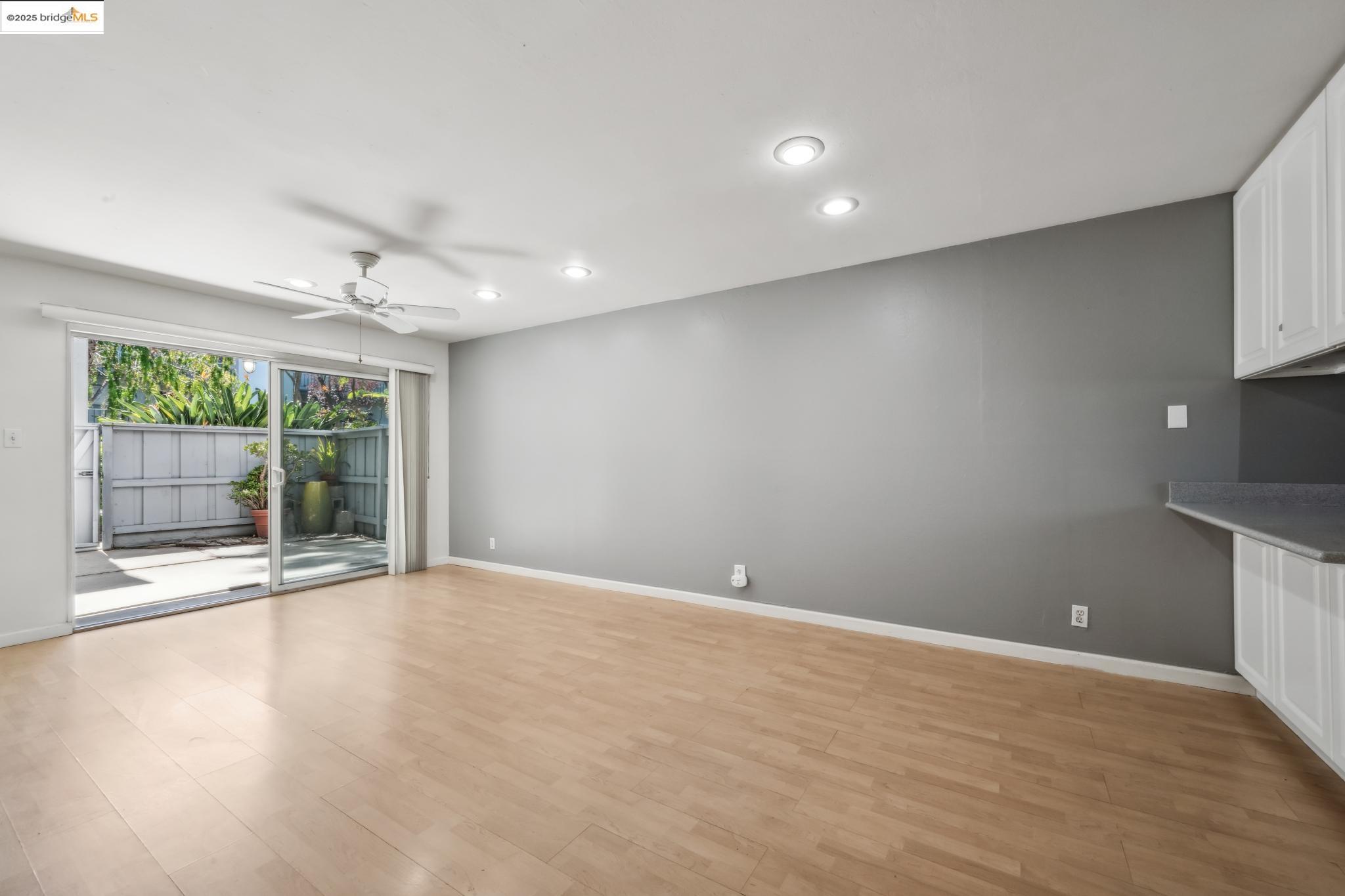 Photo #2: 41098757 Listing 