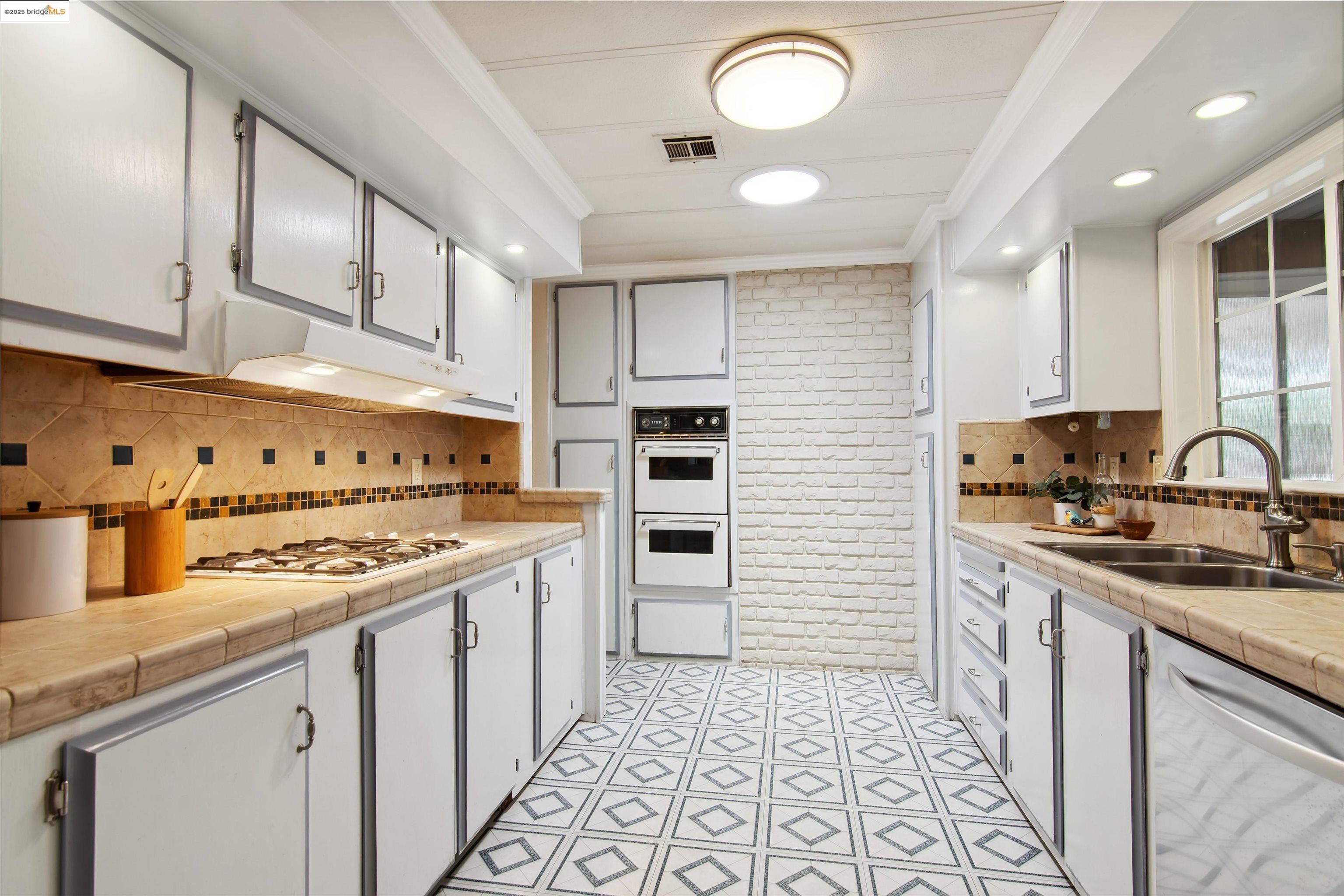 Detail Gallery Image 15 of 45 For 3505 Gateway Rd 25e,  Bethel Island,  CA 94511 - 2 Beds | 2 Baths