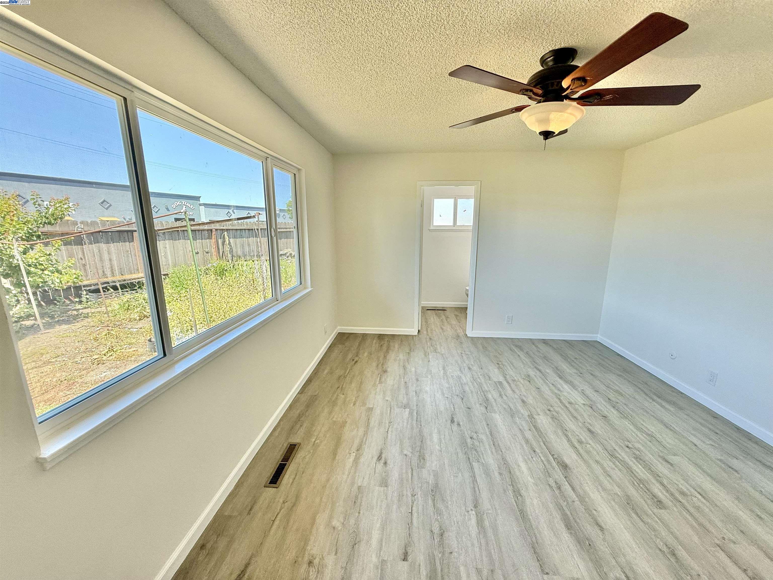 Detail Gallery Image 20 of 26 For 809 Coburn Ct #a,  San Leandro,  CA 94578 - 2 Beds | 2 Baths