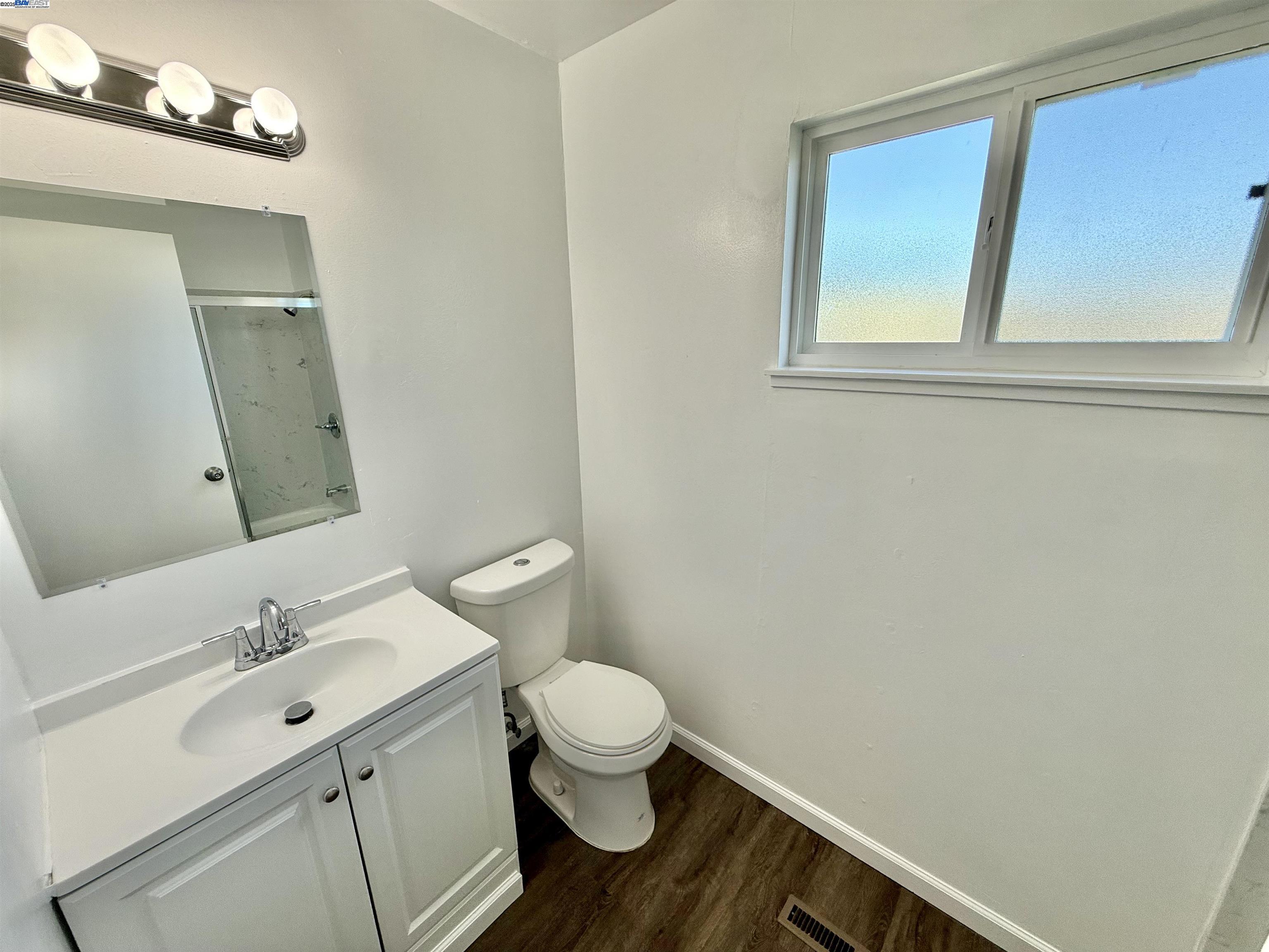 Detail Gallery Image 23 of 26 For 809 Coburn Ct #a,  San Leandro,  CA 94578 - 2 Beds | 2 Baths