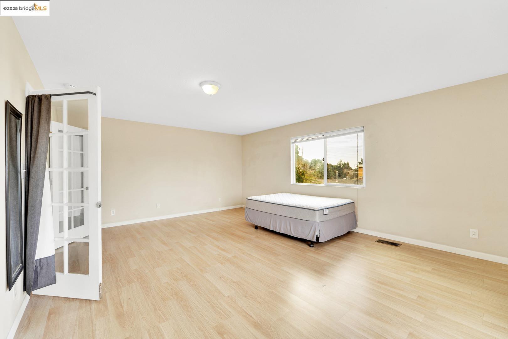 Detail Gallery Image 16 of 33 For 1259 Fulton Ave, Vallejo,  CA 94591 - 5 Beds | 4 Baths