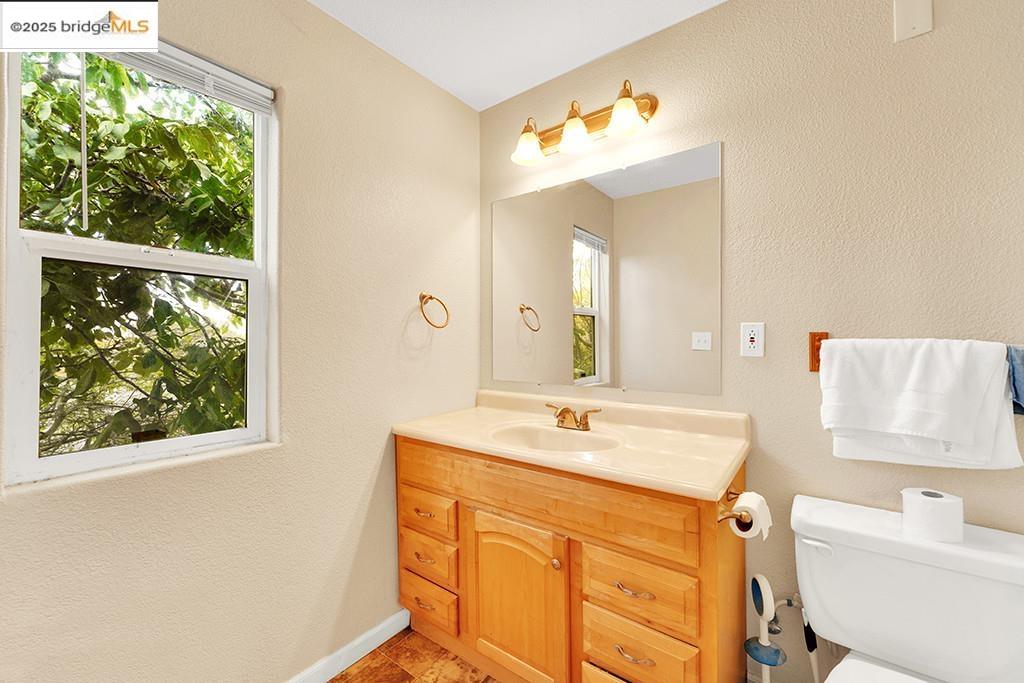 Detail Gallery Image 19 of 33 For 1259 Fulton Ave, Vallejo,  CA 94591 - 5 Beds | 4 Baths