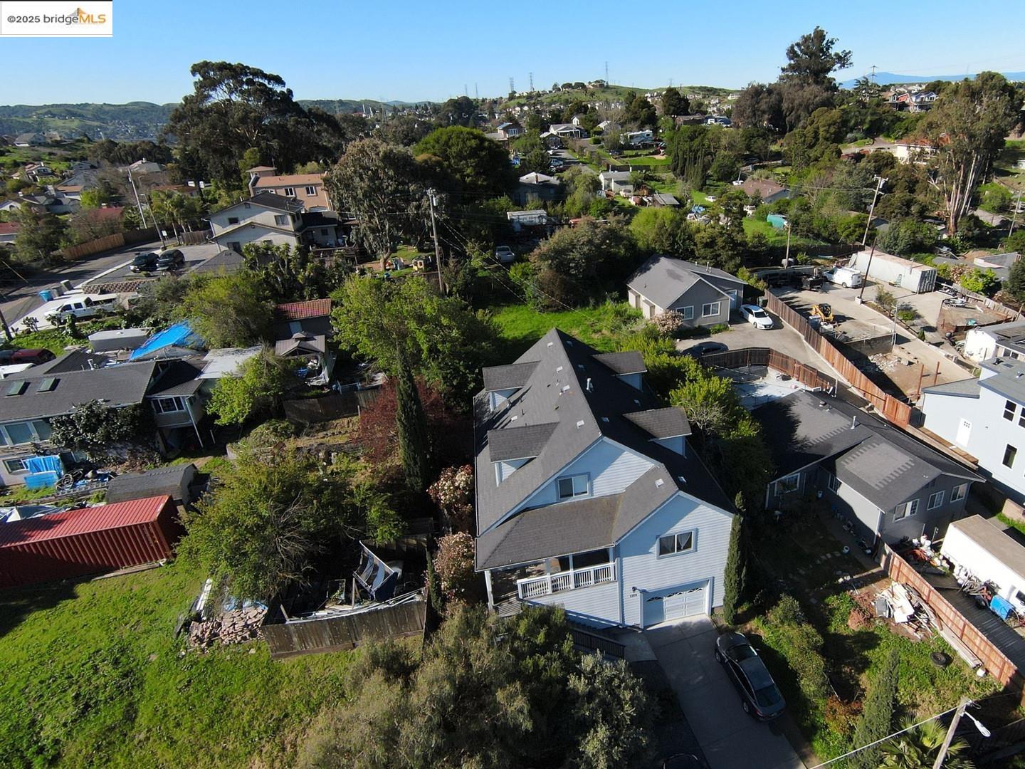 Detail Gallery Image 3 of 33 For 1259 Fulton Ave, Vallejo,  CA 94591 - 5 Beds | 4 Baths