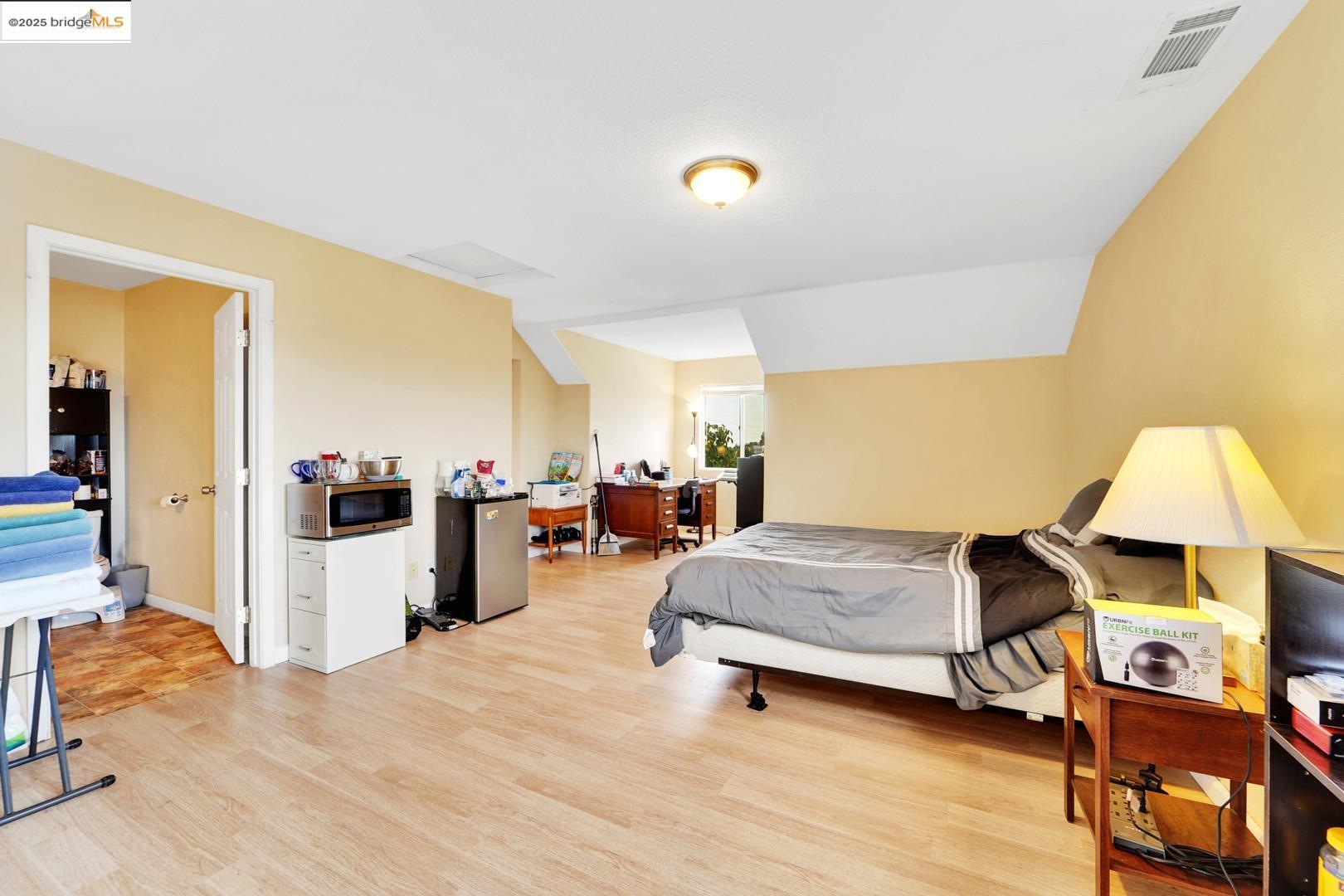 Detail Gallery Image 29 of 33 For 1259 Fulton Ave, Vallejo,  CA 94591 - 5 Beds | 4 Baths
