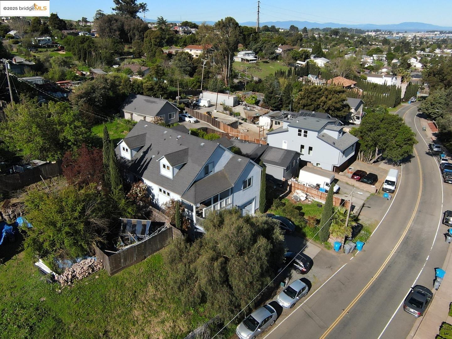 Detail Gallery Image 4 of 33 For 1259 Fulton Ave, Vallejo,  CA 94591 - 5 Beds | 4 Baths