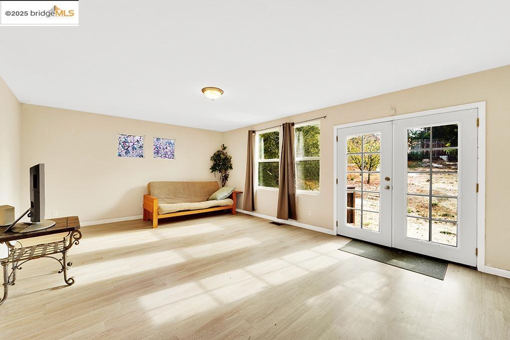Detail Gallery Image 10 of 33 For 1259 Fulton Ave, Vallejo,  CA 94591 - 5 Beds | 4 Baths