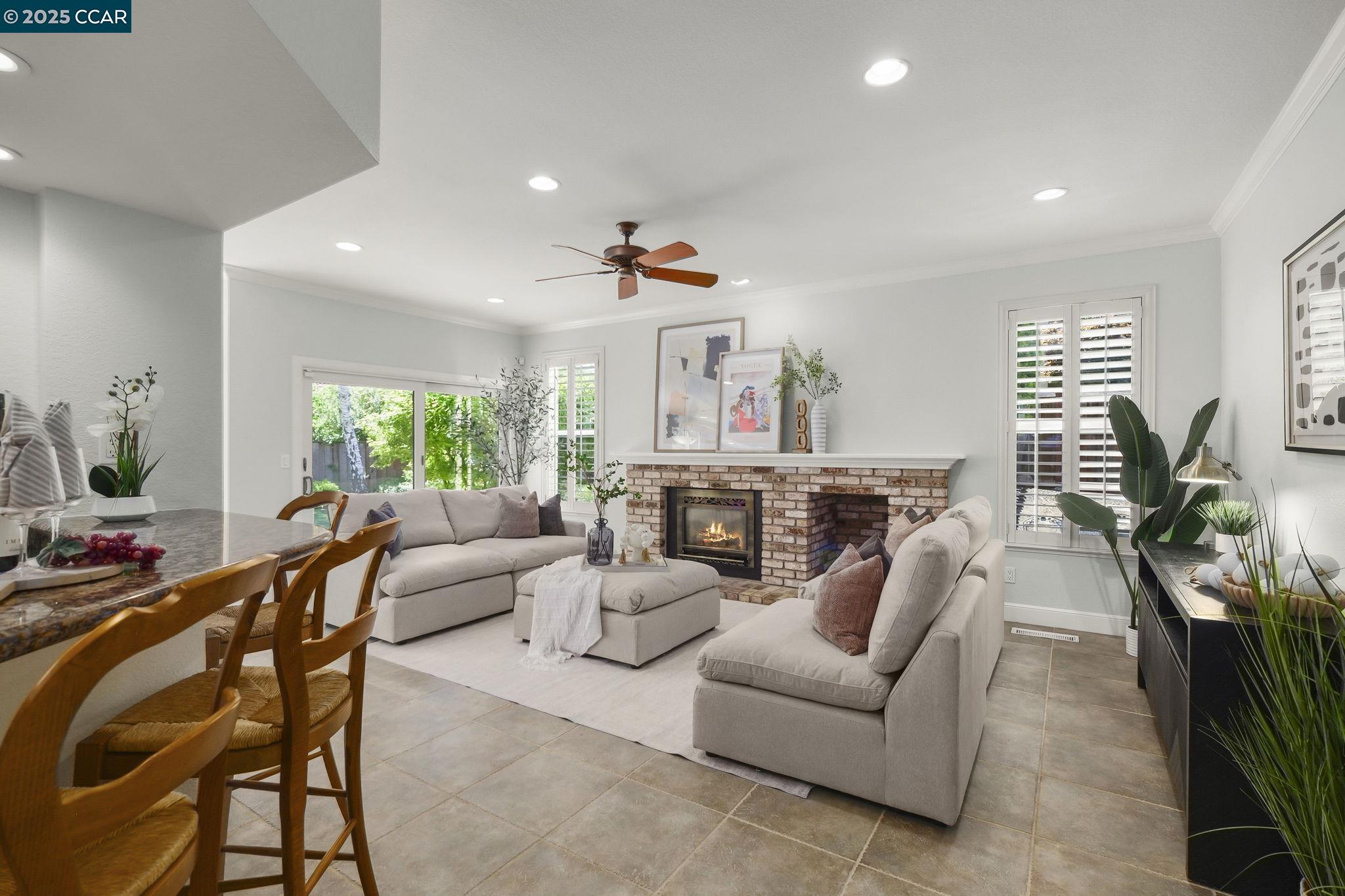 Detail Gallery Image 16 of 54 For 133 El Portal Place, Clayton,  CA 94517-1741 - 5 Beds | 3 Baths