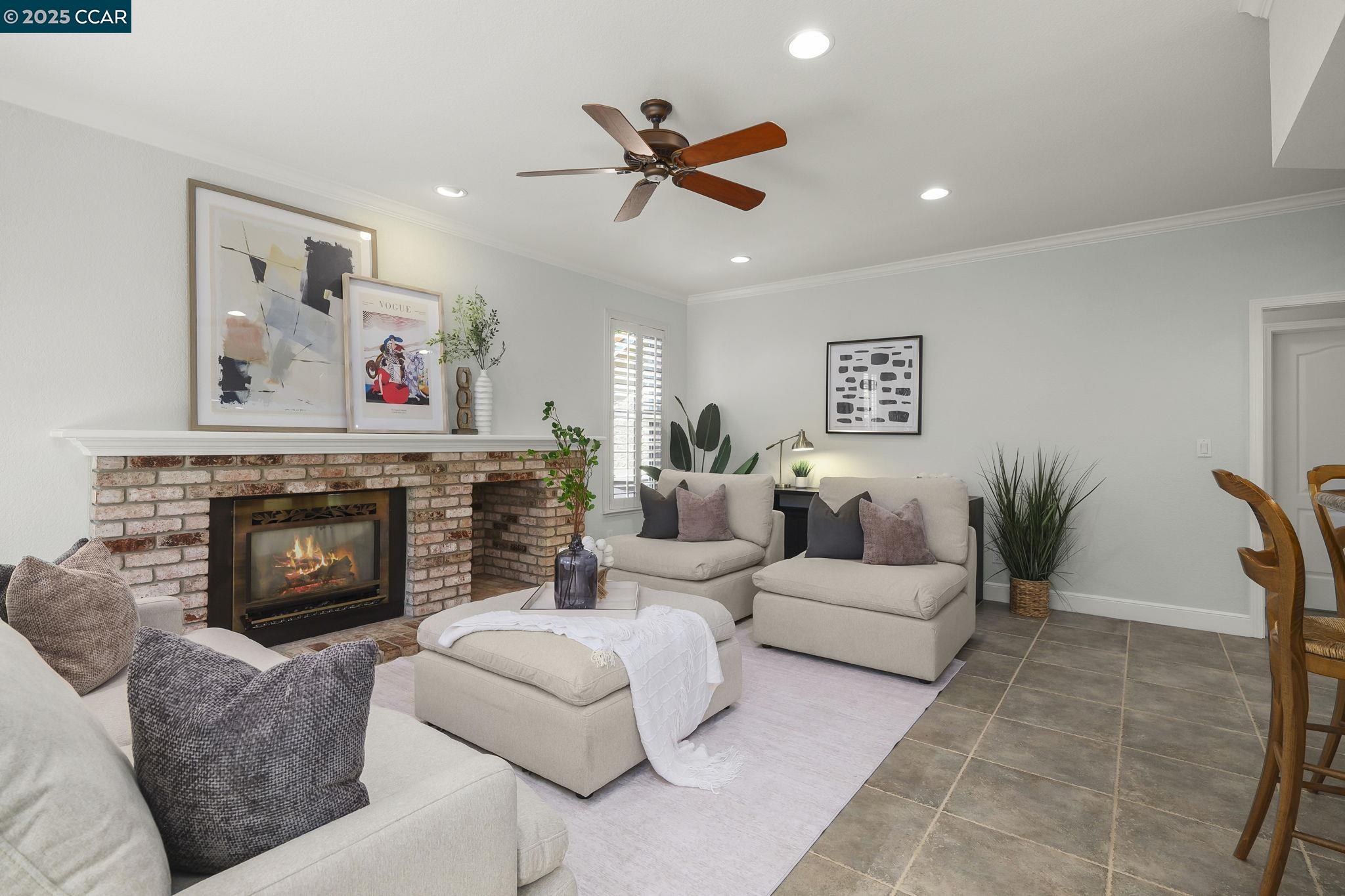 Detail Gallery Image 17 of 54 For 133 El Portal Place, Clayton,  CA 94517-1741 - 5 Beds | 3 Baths