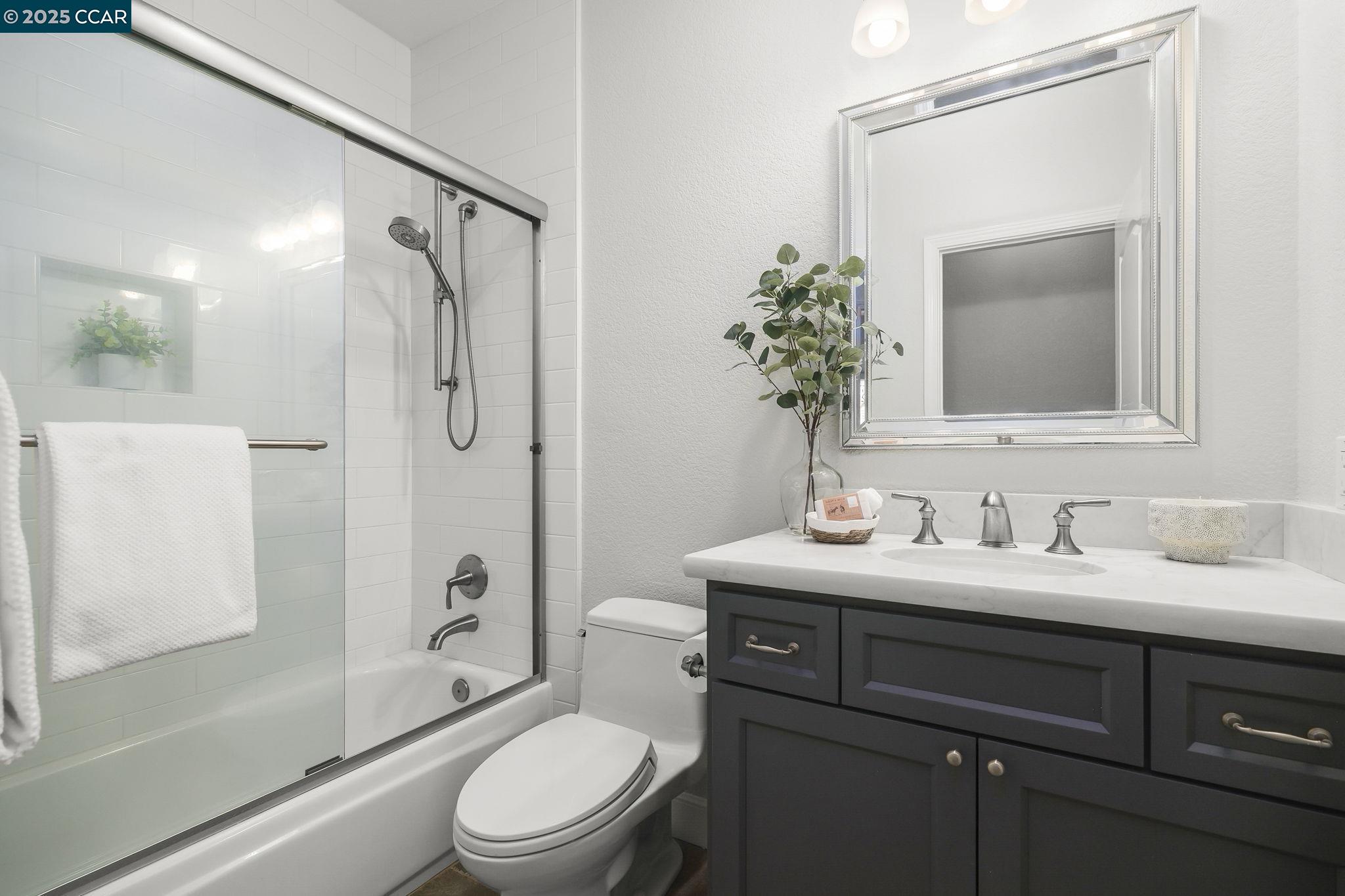 Detail Gallery Image 20 of 54 For 133 El Portal Place, Clayton,  CA 94517-1741 - 5 Beds | 3 Baths