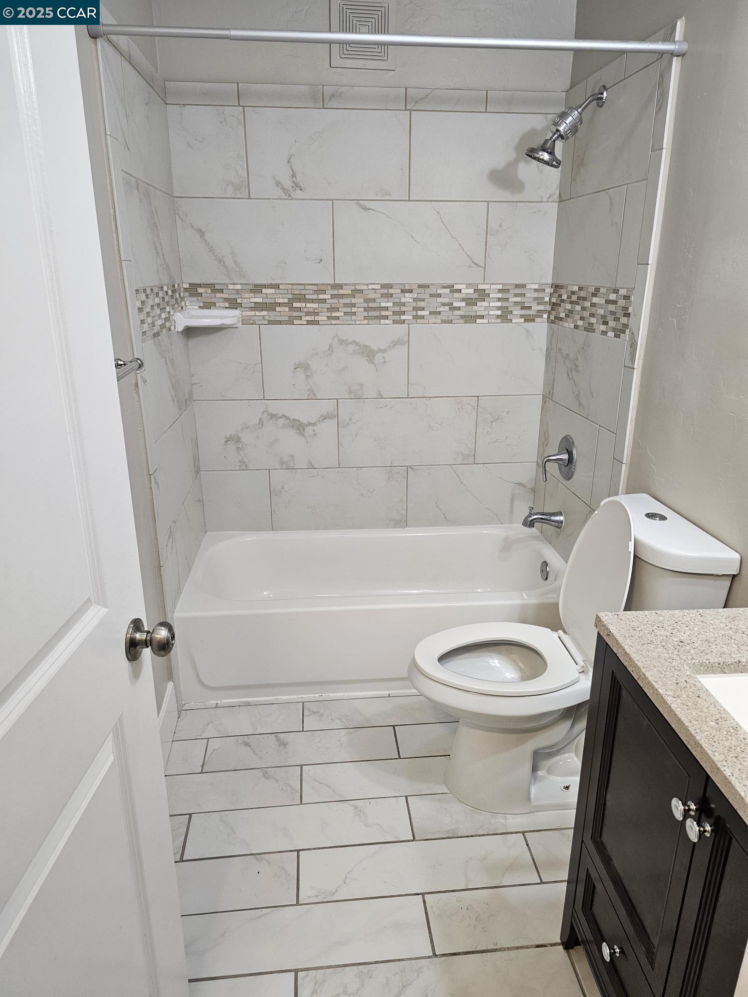 Detail Gallery Image 3 of 9 For 2291 Cuadra Ct #4,  Pinole,  CA 94564 - 2 Beds | 1 Baths
