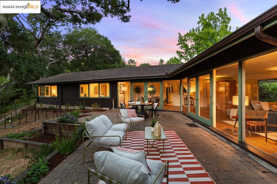 Detail Gallery Image 1 of 1 For 41 Tara Rd, Orinda,  CA 94563 - 2 Beds | 2 Baths