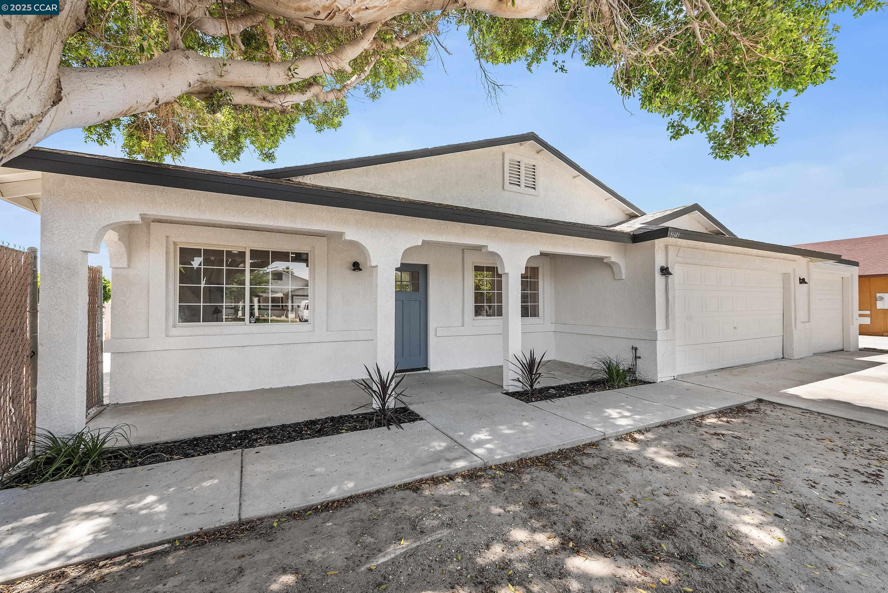 Detail Gallery Image 2 of 25 For 86149 Calle Bouganville, Coachella,  CA 92236-2235 - 3 Beds | 2 Baths