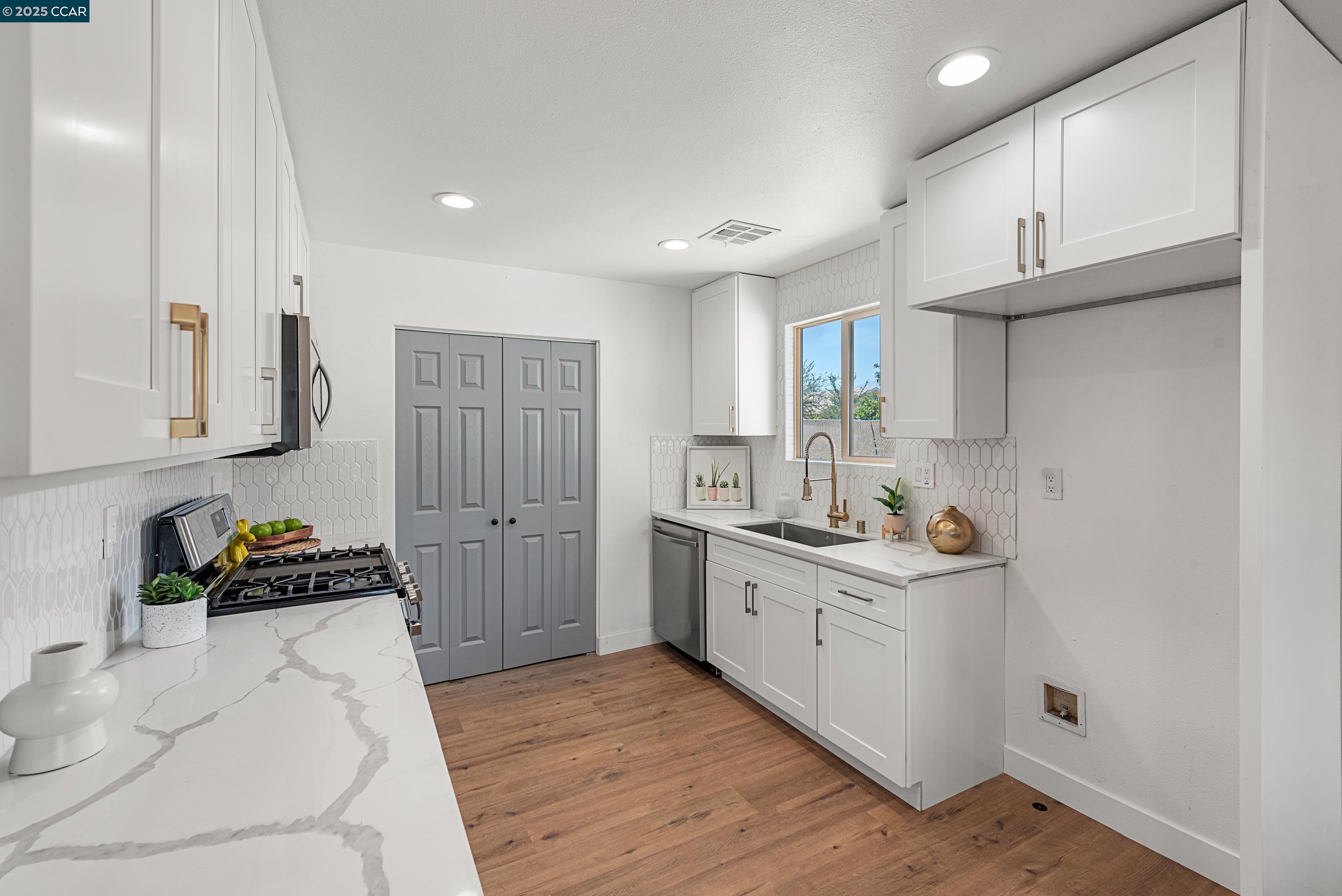 Detail Gallery Image 5 of 25 For 86149 Calle Bouganville, Coachella,  CA 92236-2235 - 3 Beds | 2 Baths