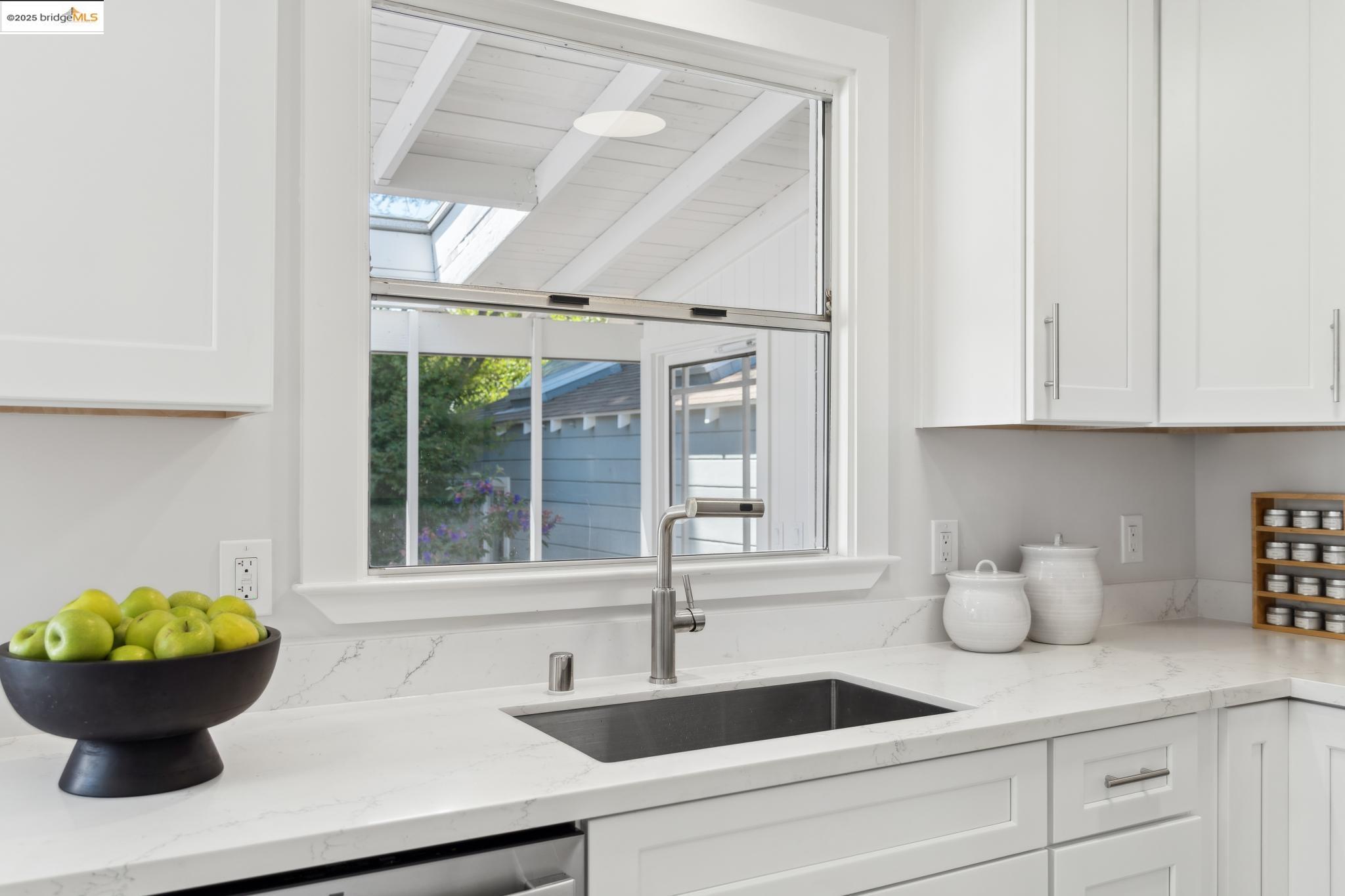 Detail Gallery Image 16 of 50 For 623 38th St, Richmond,  CA 94805 - 2 Beds | 1 Baths