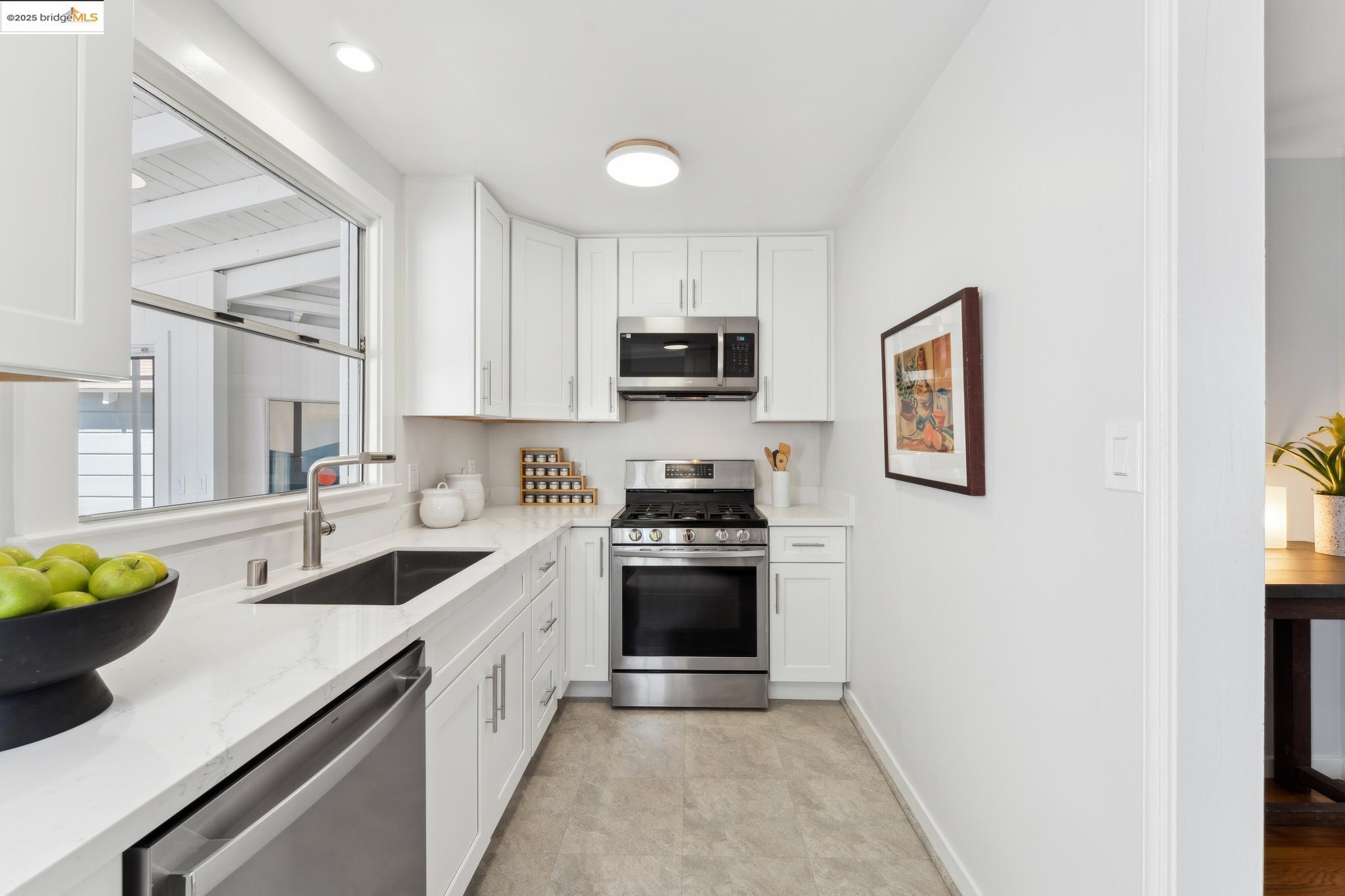 Detail Gallery Image 17 of 50 For 623 38th St, Richmond,  CA 94805 - 2 Beds | 1 Baths