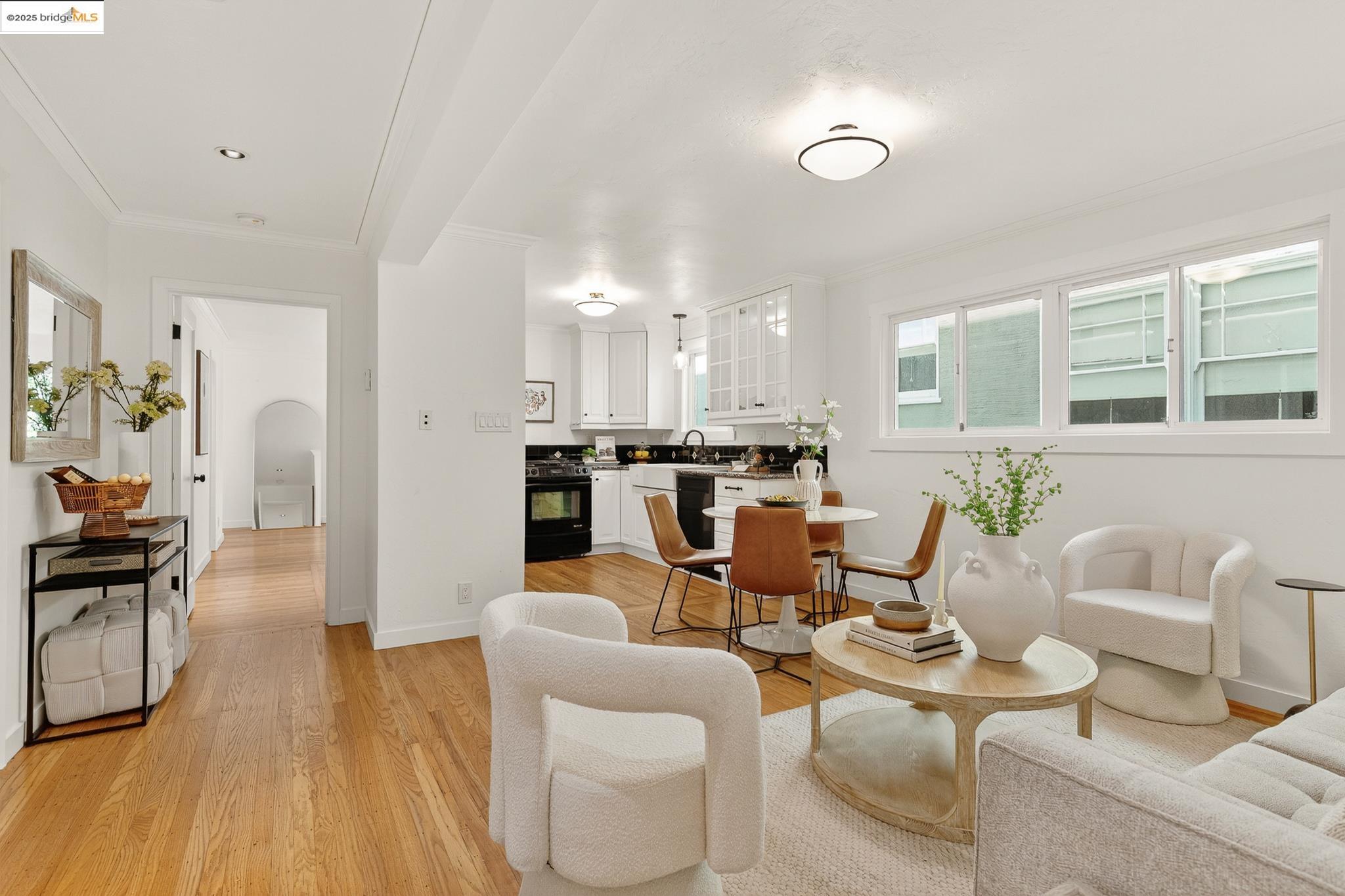 Detail Gallery Image 2 of 29 For 30 Domingo Ave #2,  Berkeley,  CA 94705-0000 - 2 Beds | 2 Baths