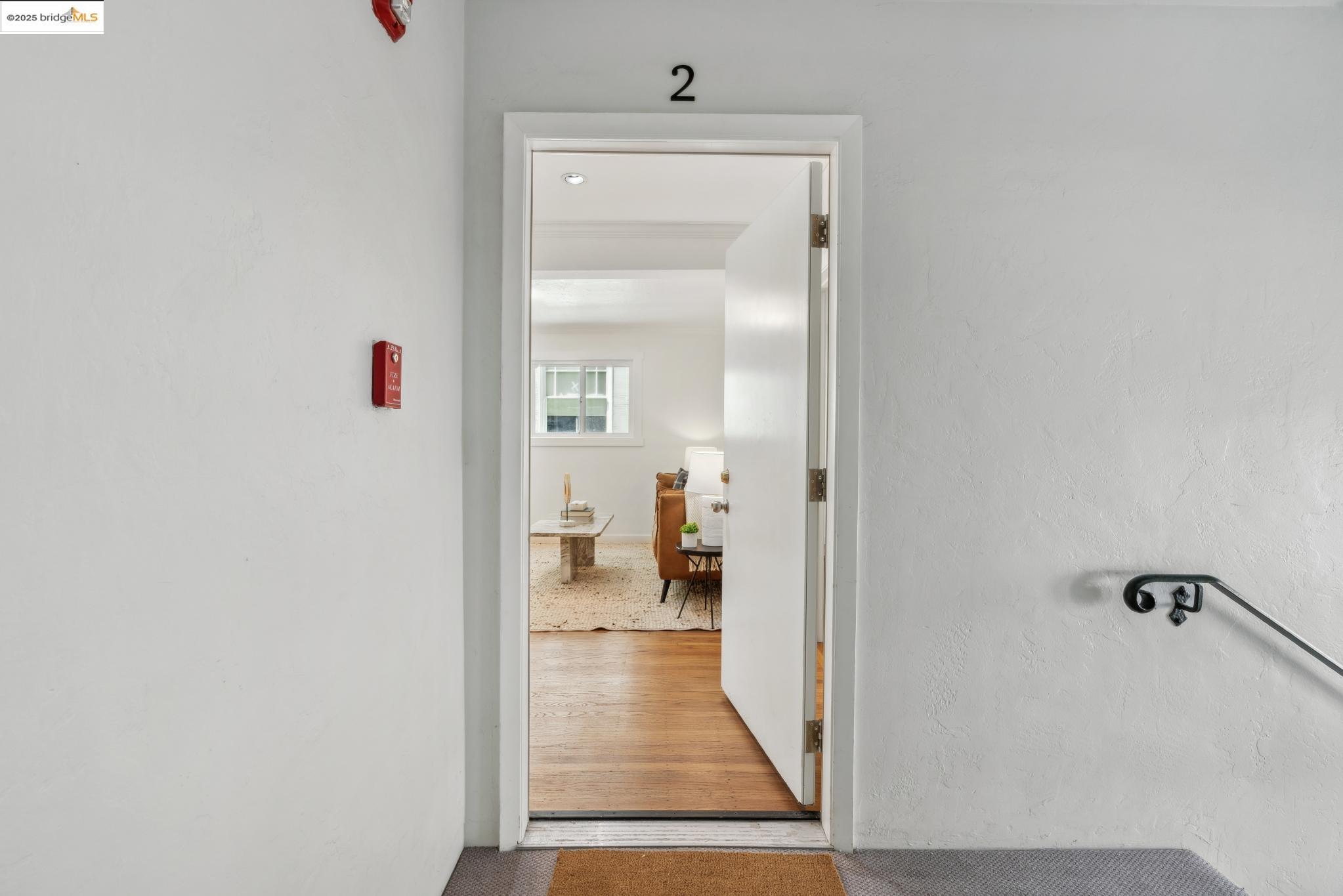 Detail Gallery Image 2 of 26 For 30 Domingo Ave #2,  Berkeley,  CA 94705-0000 - 2 Beds | 2 Baths