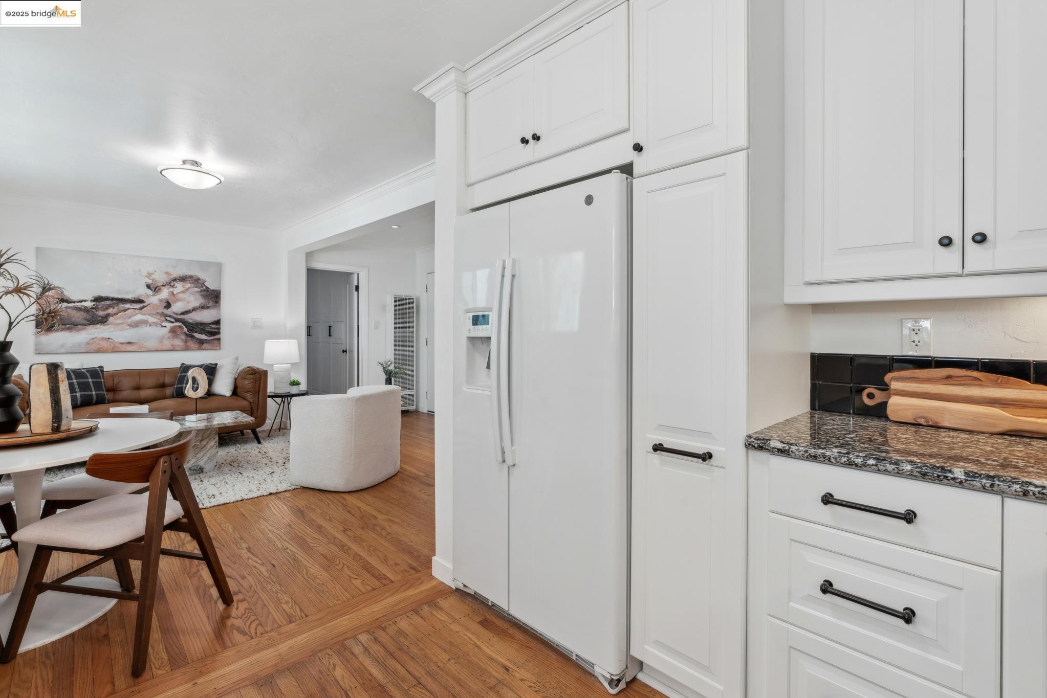 Detail Gallery Image 11 of 26 For 30 Domingo Ave #2,  Berkeley,  CA 94705-0000 - 2 Beds | 2 Baths
