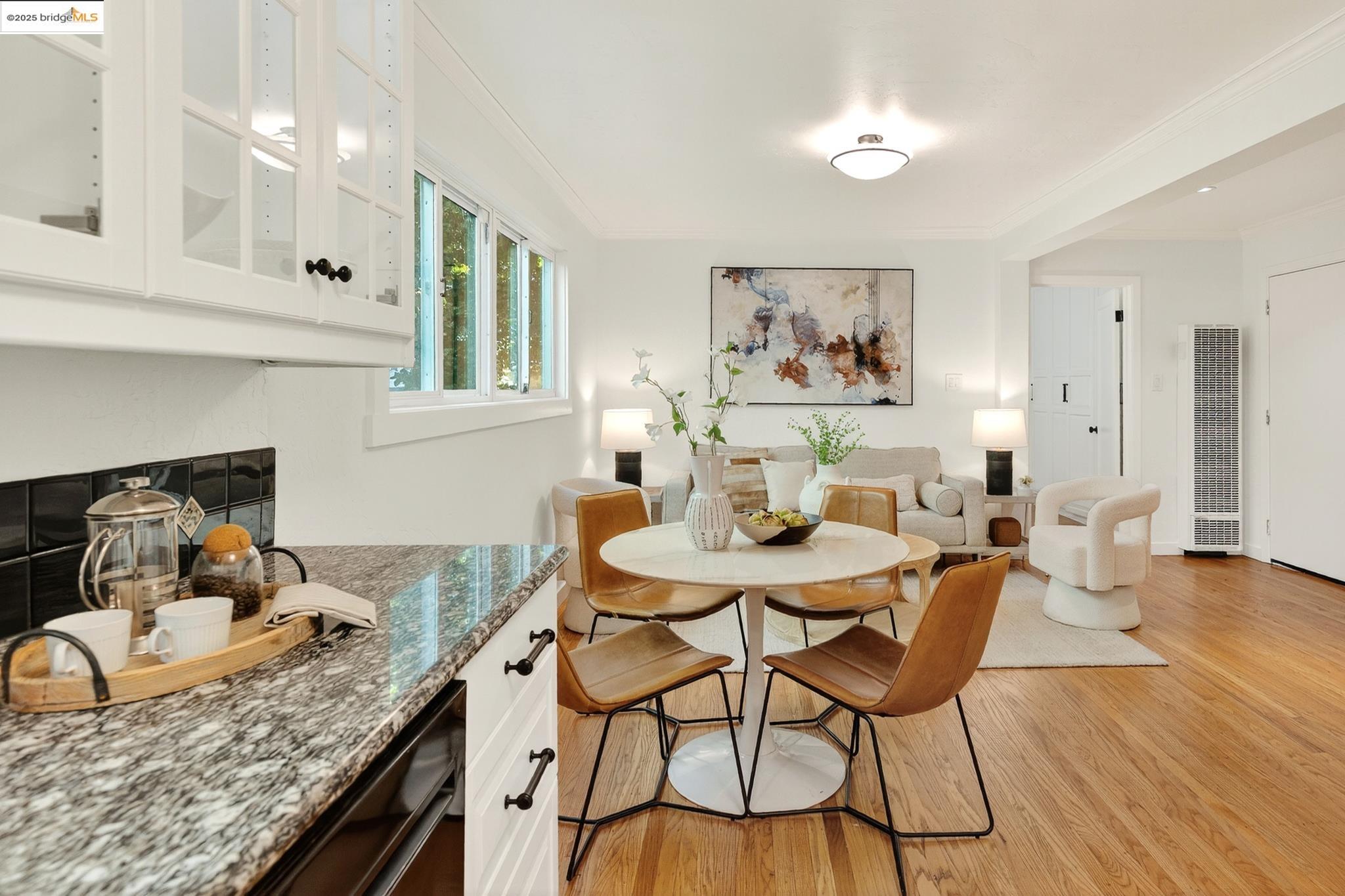 Detail Gallery Image 12 of 29 For 30 Domingo Ave #2,  Berkeley,  CA 94705-0000 - 2 Beds | 2 Baths
