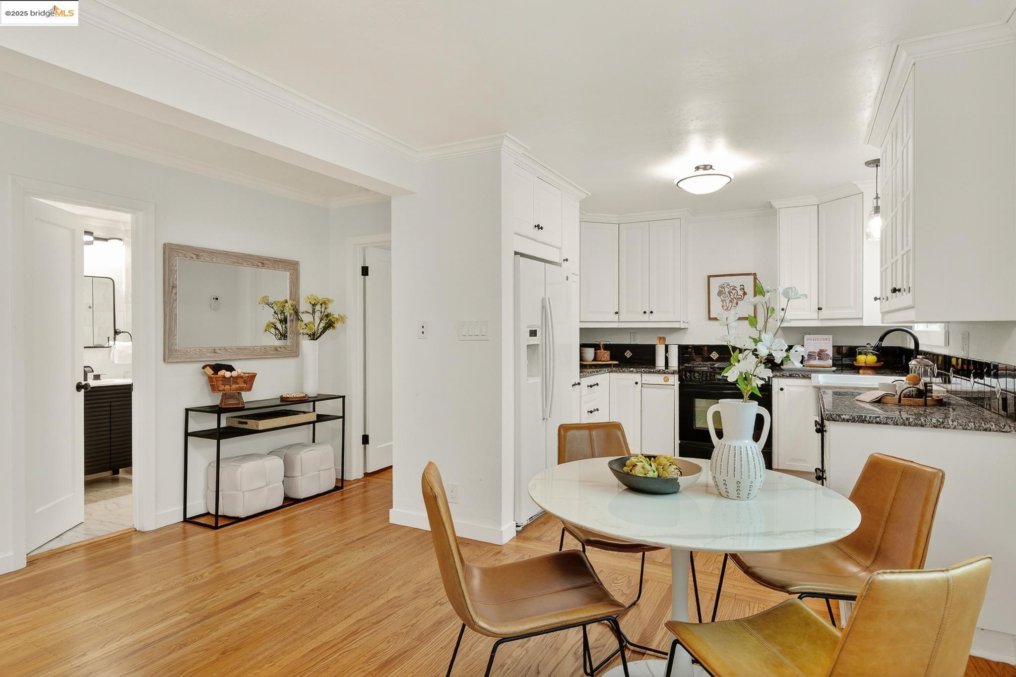 Detail Gallery Image 16 of 29 For 30 Domingo Ave #2,  Berkeley,  CA 94705-0000 - 2 Beds | 2 Baths