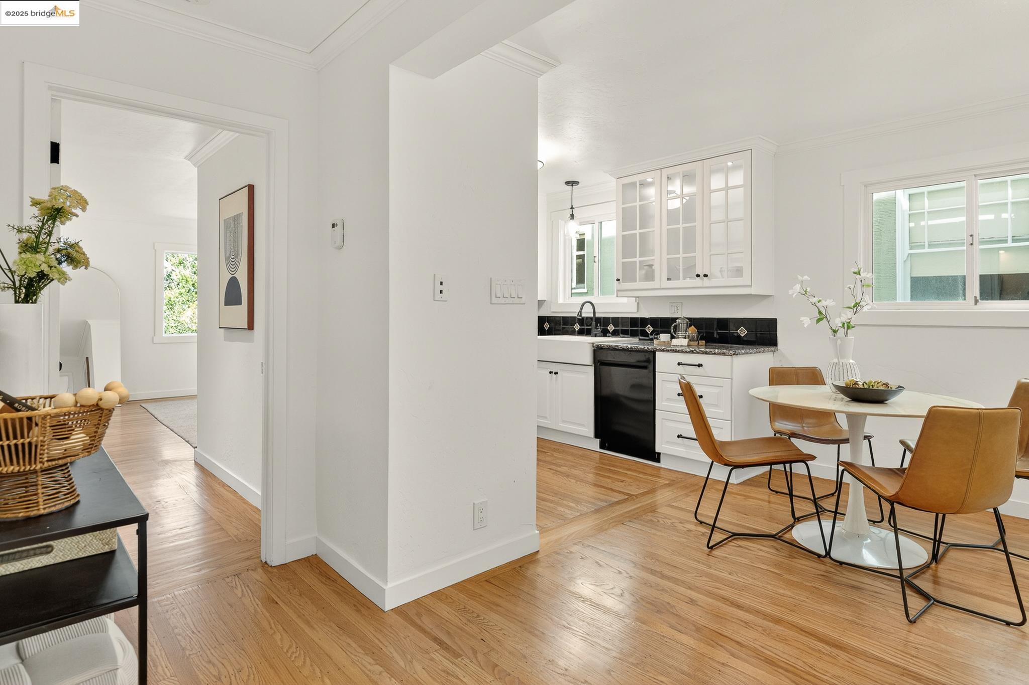 Detail Gallery Image 18 of 29 For 30 Domingo Ave #2,  Berkeley,  CA 94705-0000 - 2 Beds | 2 Baths