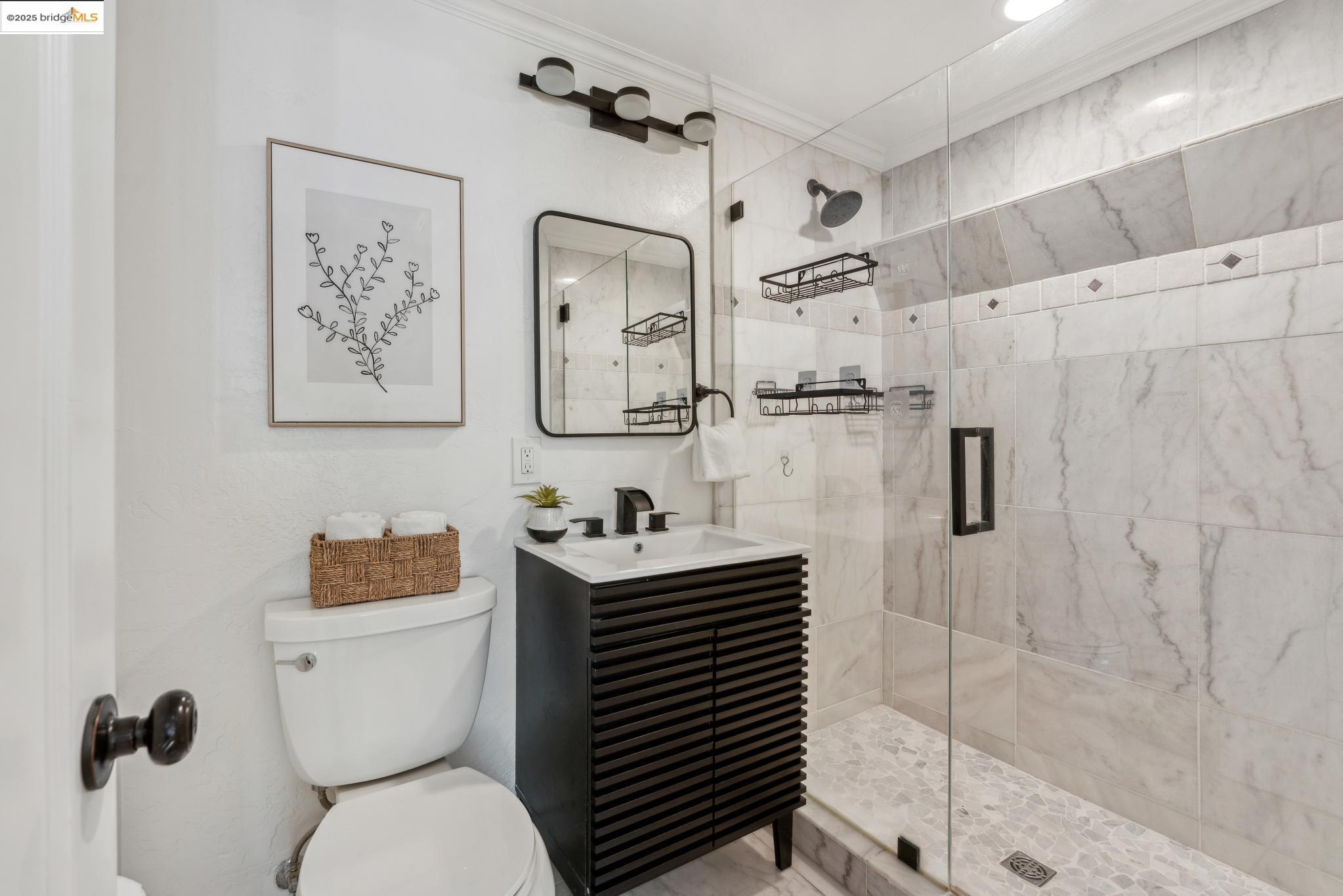 Detail Gallery Image 20 of 26 For 30 Domingo Ave #2,  Berkeley,  CA 94705-0000 - 2 Beds | 2 Baths