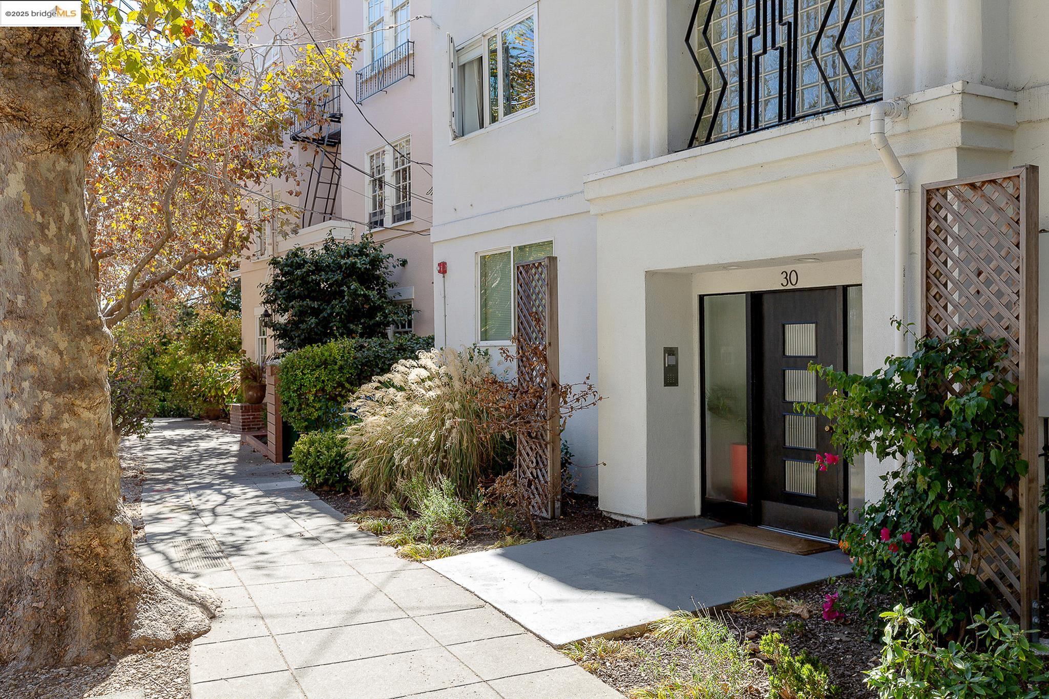 Detail Gallery Image 29 of 29 For 30 Domingo Ave #2,  Berkeley,  CA 94705-0000 - 2 Beds | 2 Baths