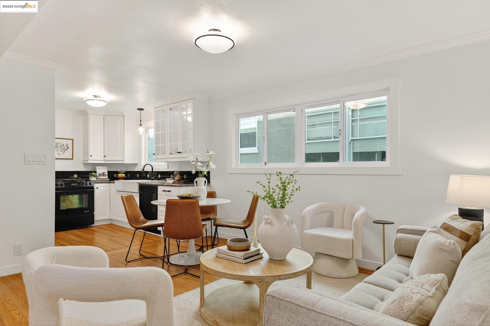 Detail Gallery Image 7 of 29 For 30 Domingo Ave #2,  Berkeley,  CA 94705-0000 - 2 Beds | 2 Baths