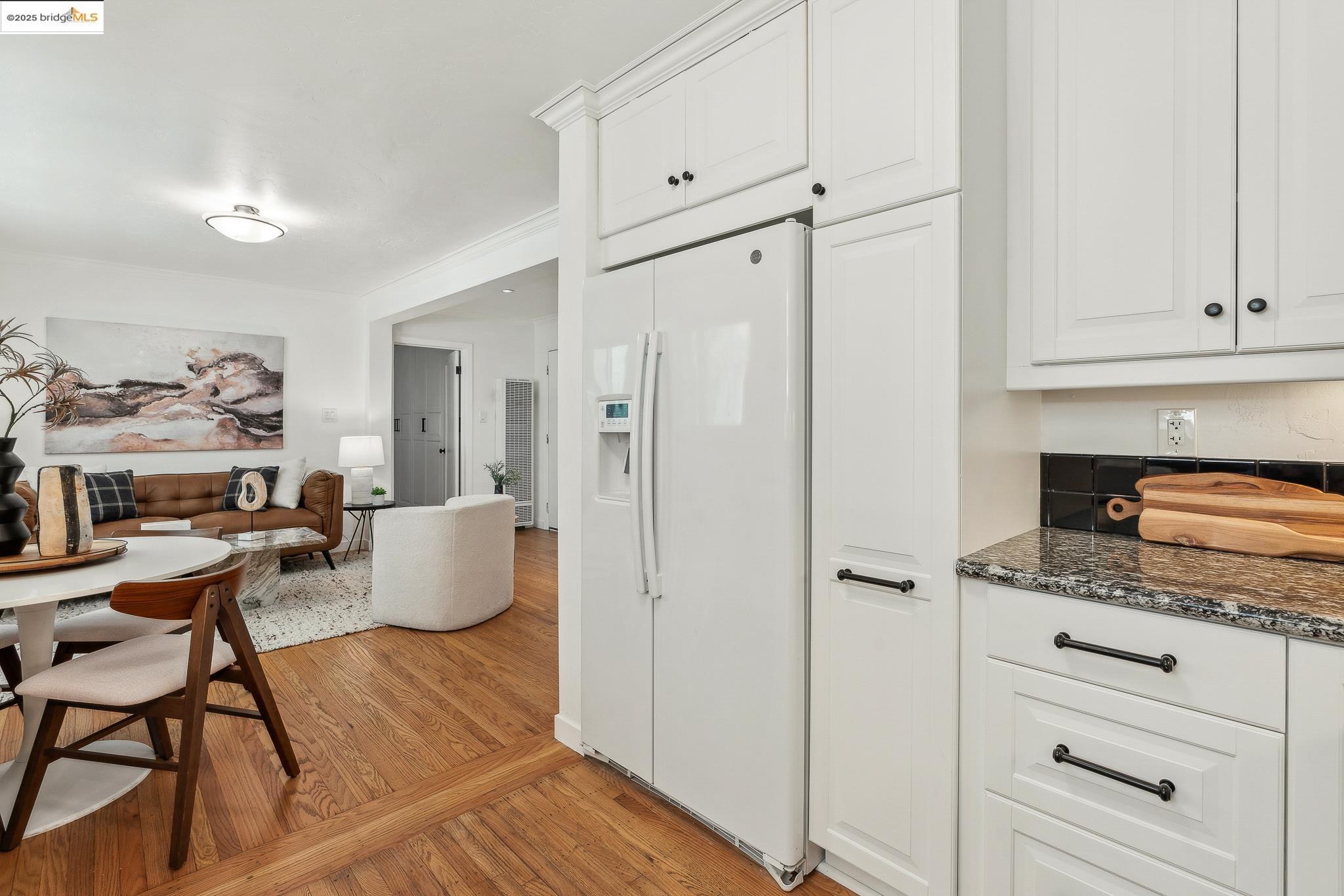 Photo #8: 41098781 Listing: Photo #8