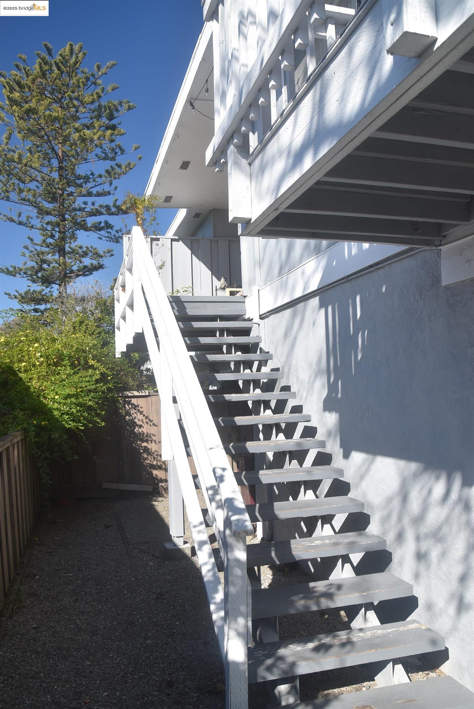 Detail Gallery Image 4 of 24 For 4327 Montgomery Street, Oakland,  CA 94611 - – Beds | – Baths