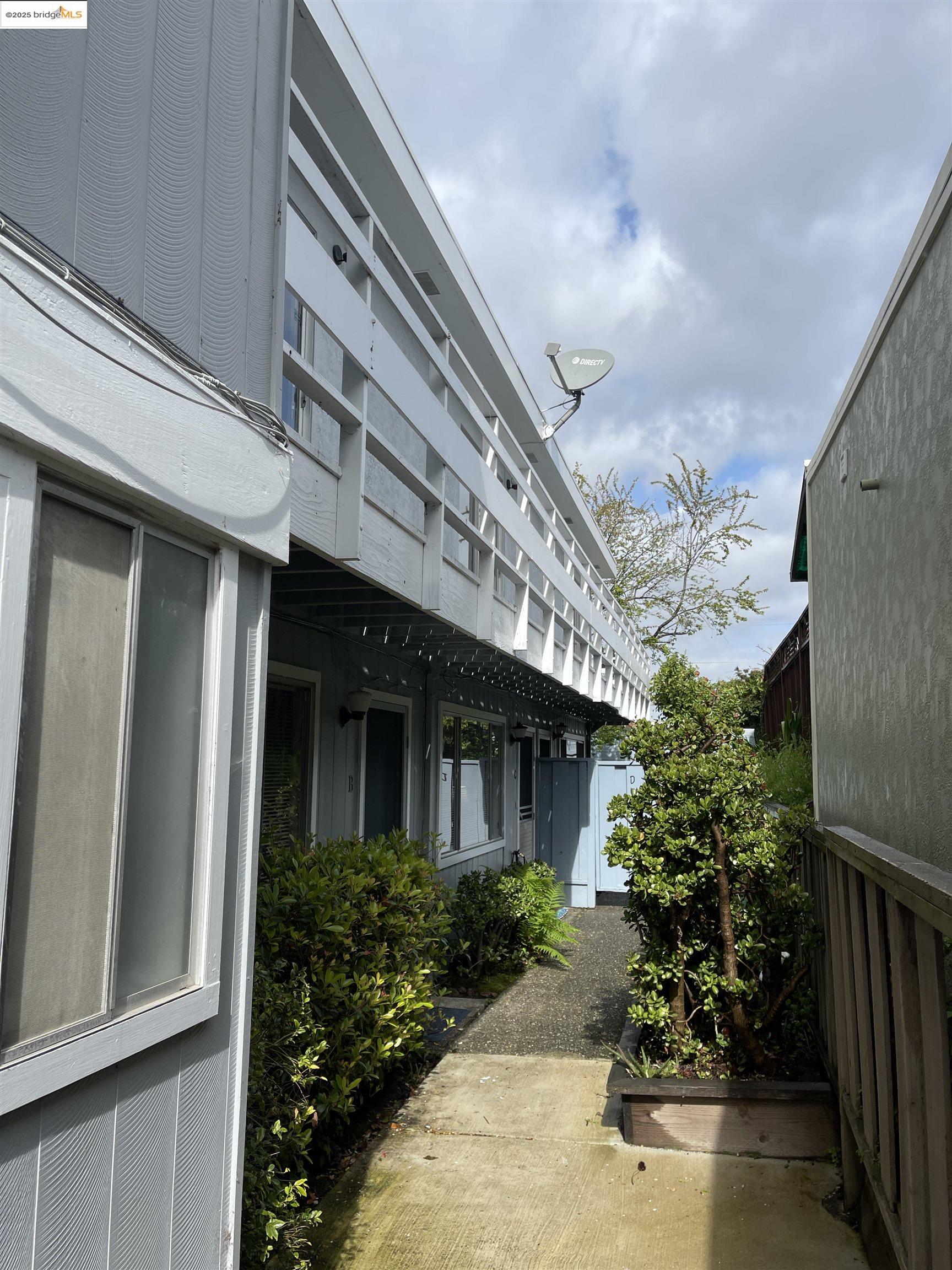 Detail Gallery Image 6 of 24 For 4327 Montgomery Street, Oakland,  CA 94611 - – Beds | – Baths