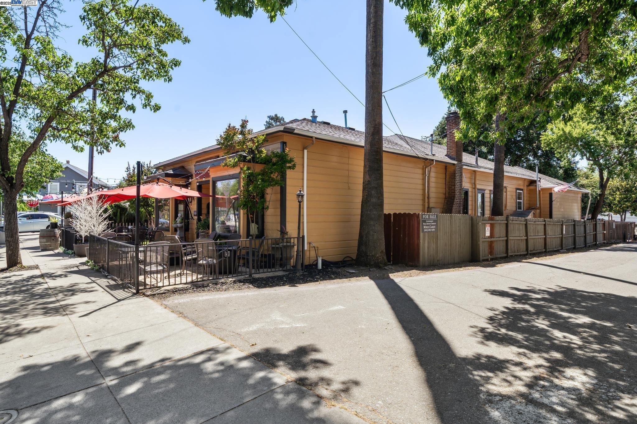 Detail Gallery Image 3 of 44 For 4473 Railroad Ave, Pleasanton,  CA 94566-6613 - – Beds | – Baths