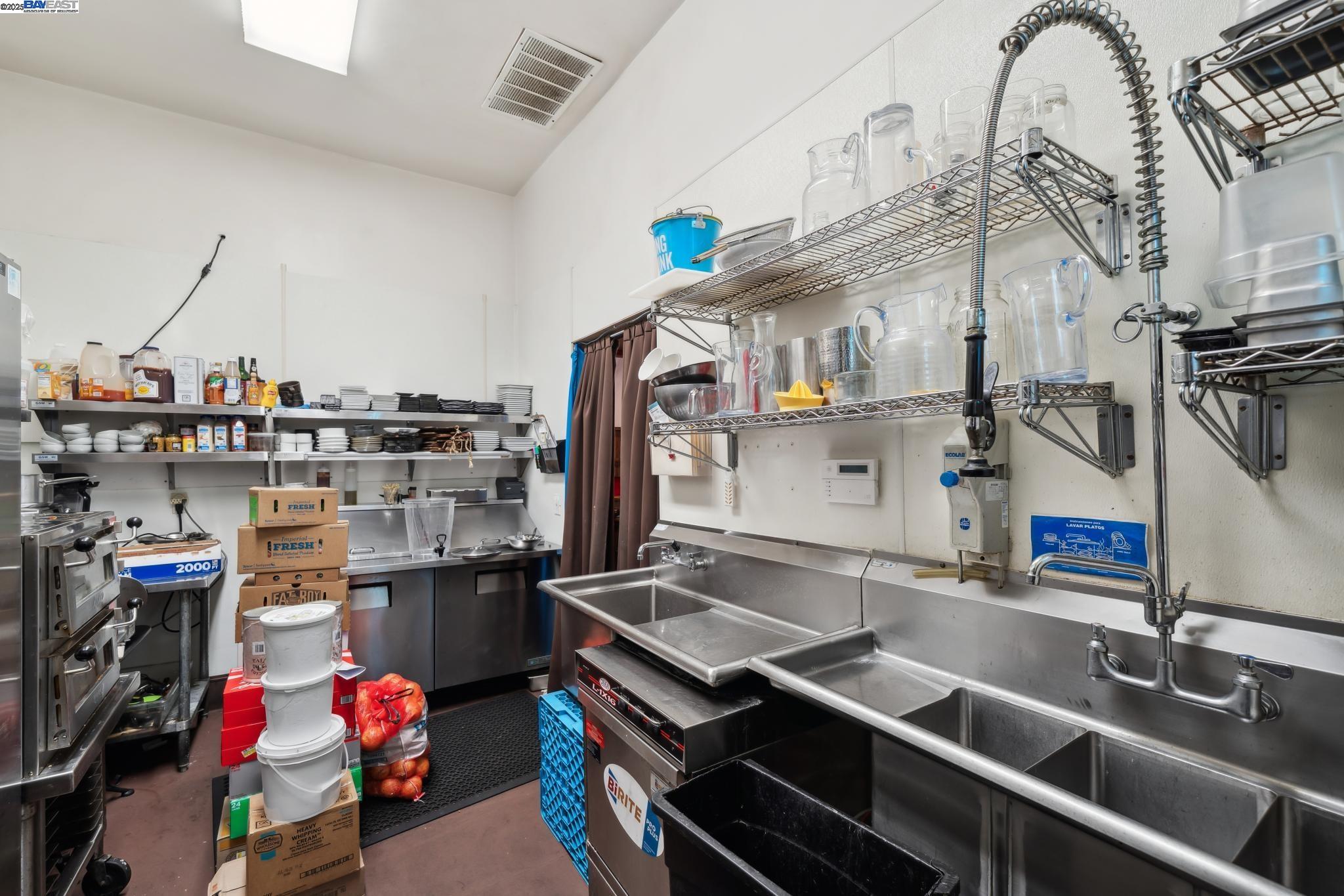 Detail Gallery Image 24 of 44 For 4473 Railroad Ave, Pleasanton,  CA 94566-6613 - – Beds | – Baths