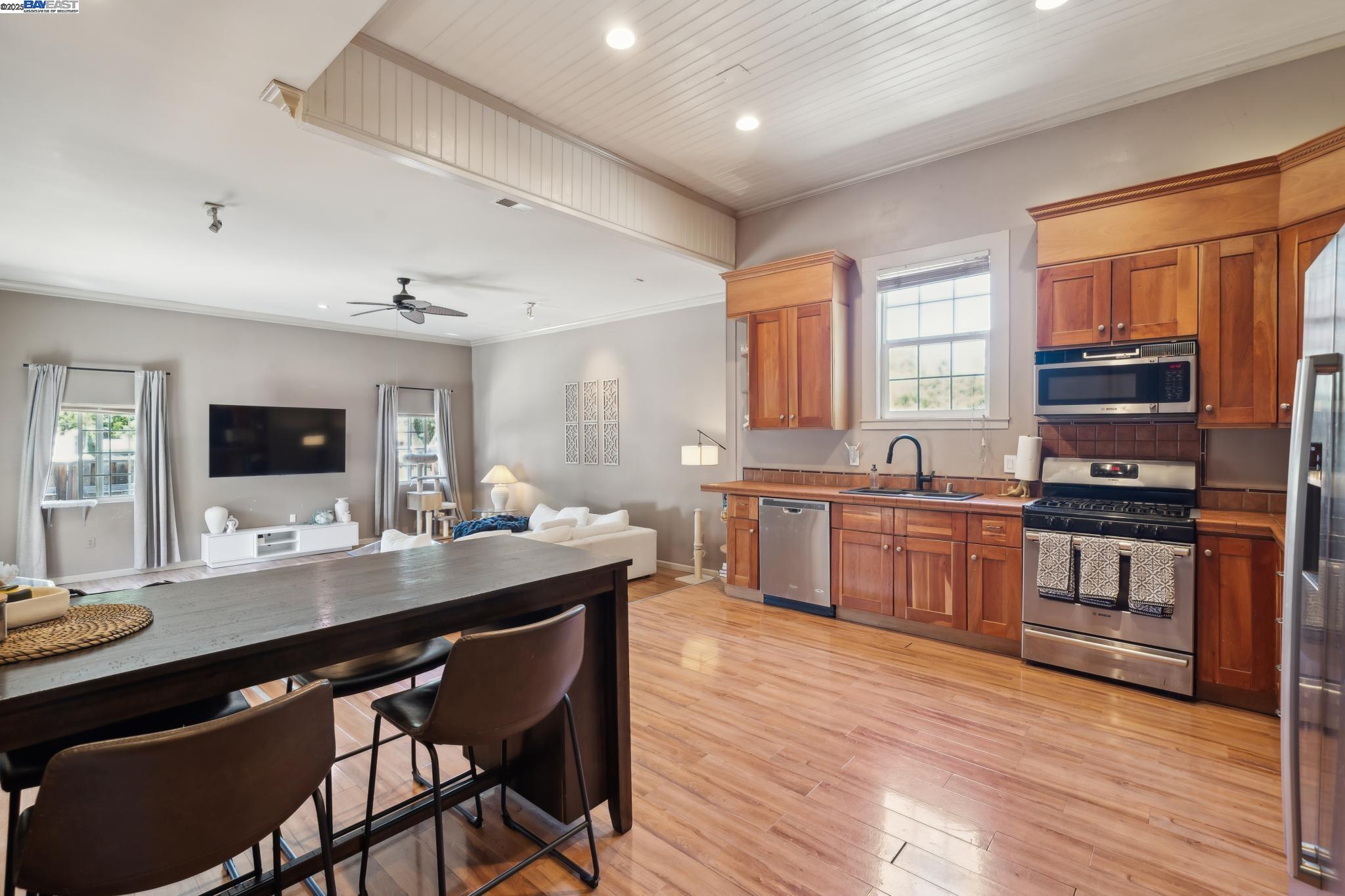 Detail Gallery Image 34 of 44 For 4473 Railroad Ave, Pleasanton,  CA 94566-6613 - – Beds | – Baths