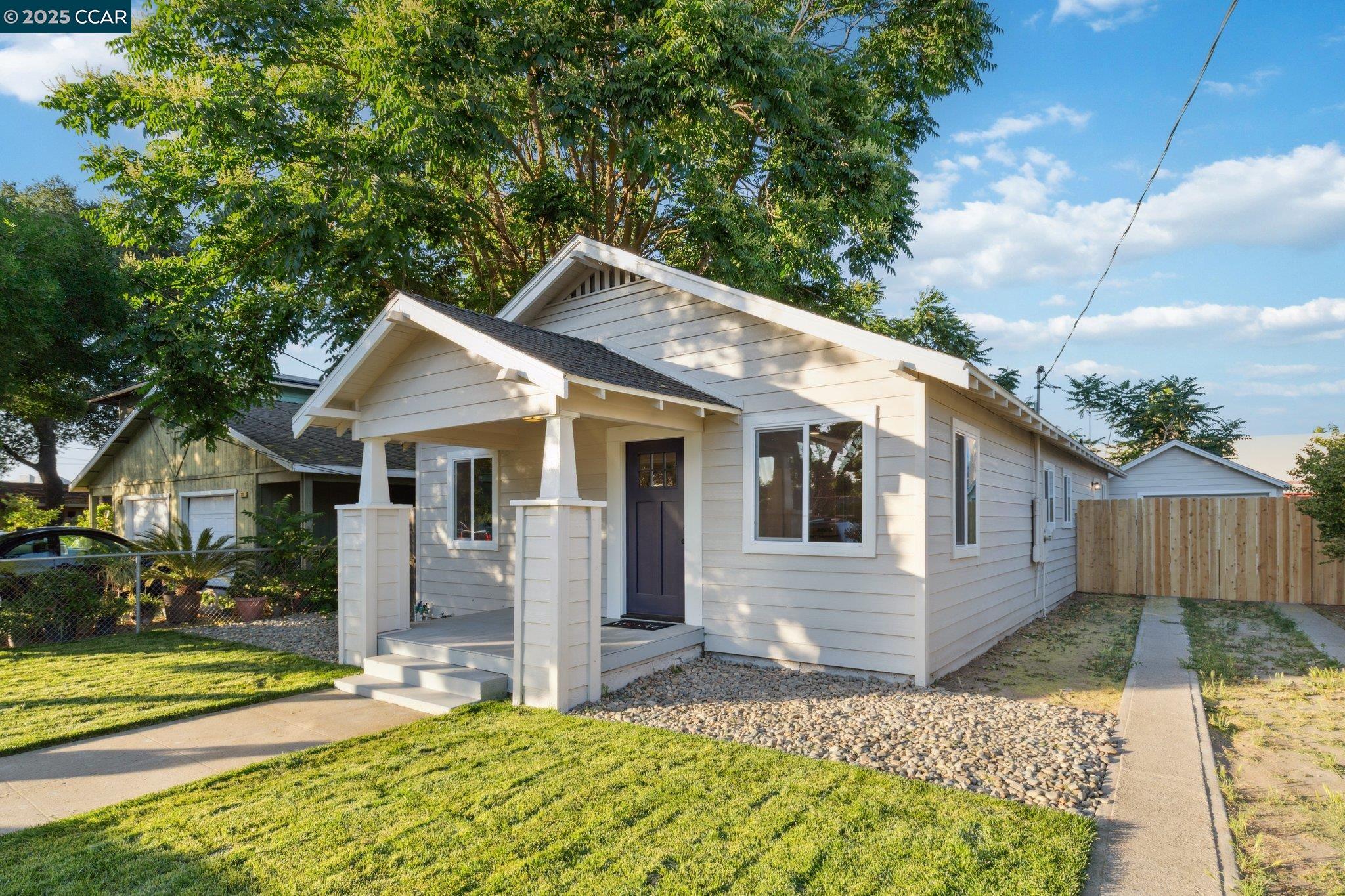 325 N 3rd Ave, Oakdale, California 95361, 3 Bedrooms Bedrooms, 5 Rooms Rooms,2 BathroomsBathrooms,Residential,For Sale,325 N 3rd Ave,41098786