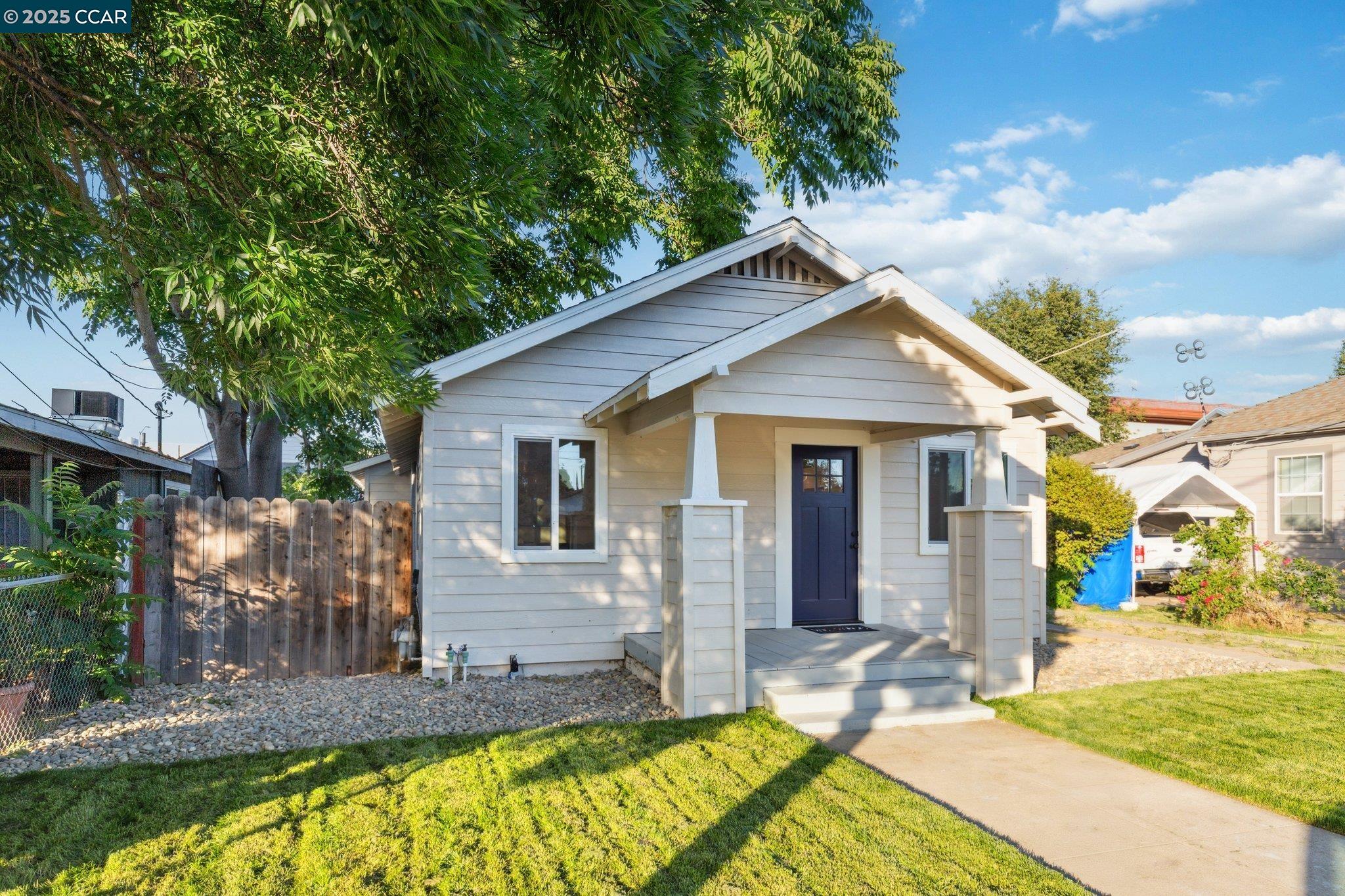 Detail Gallery Image 5 of 41 For 325 N 3rd Ave, Oakdale,  CA 95361 - 3 Beds | 2 Baths
