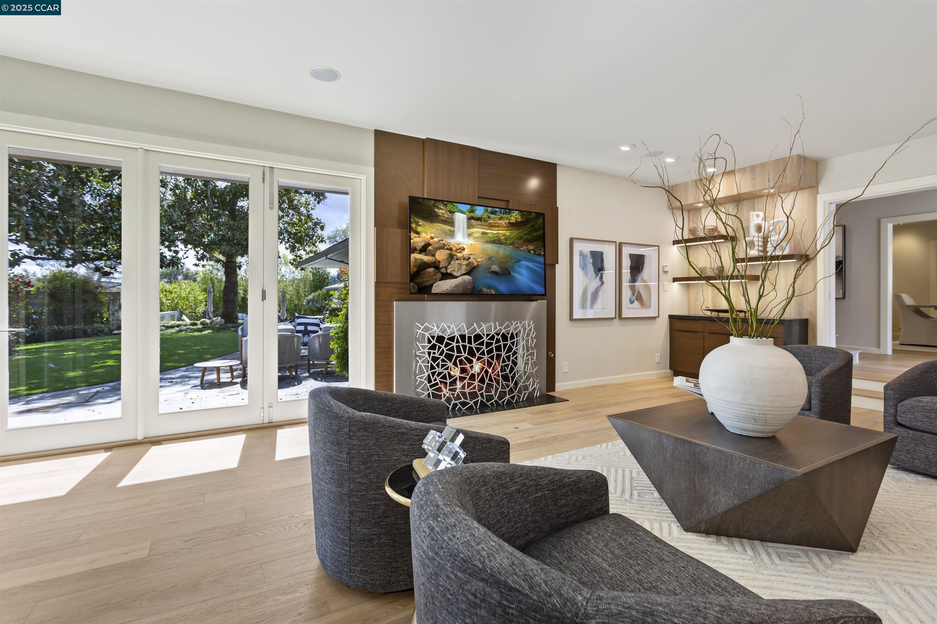 Detail Gallery Image 17 of 60 For 1121 Estates Dr, Lafayette,  CA 94549 - 4 Beds | 4/1 Baths