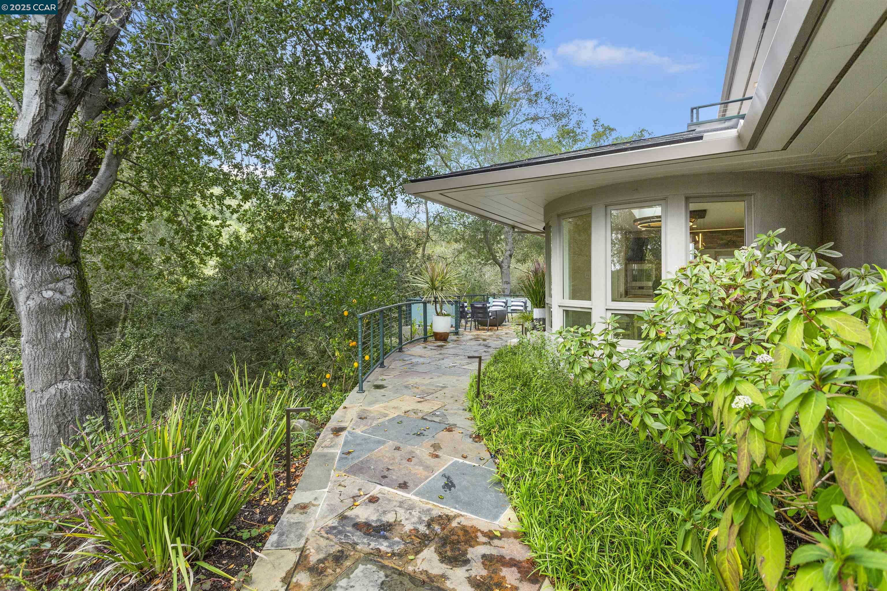 Detail Gallery Image 26 of 60 For 1121 Estates Dr, Lafayette,  CA 94549 - 4 Beds | 4/1 Baths