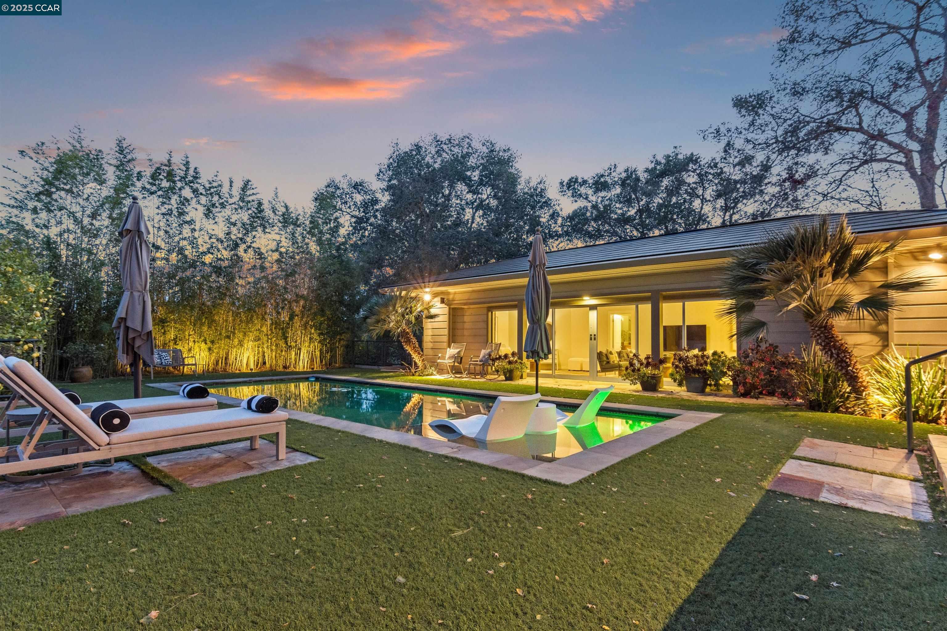 Detail Gallery Image 4 of 60 For 1121 Estates Dr, Lafayette,  CA 94549 - 4 Beds | 4/1 Baths