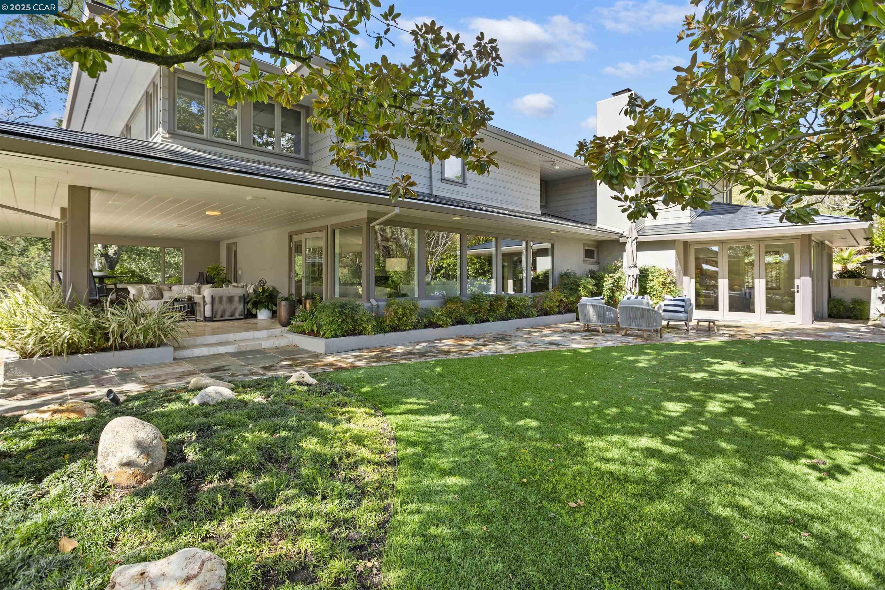 Detail Gallery Image 36 of 60 For 1121 Estates Dr, Lafayette,  CA 94549 - 4 Beds | 4/1 Baths
