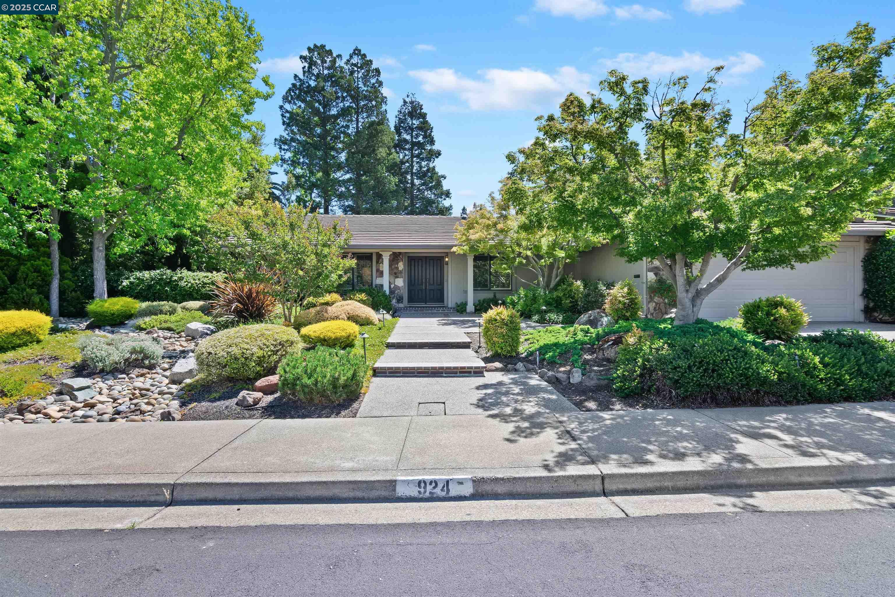 924 Cheyenne Dr, Walnut Creek, California 94598, 4 Bedrooms Bedrooms, 8 Rooms Rooms,2 BathroomsBathrooms,Residential,For Sale,924 Cheyenne Dr,41098788