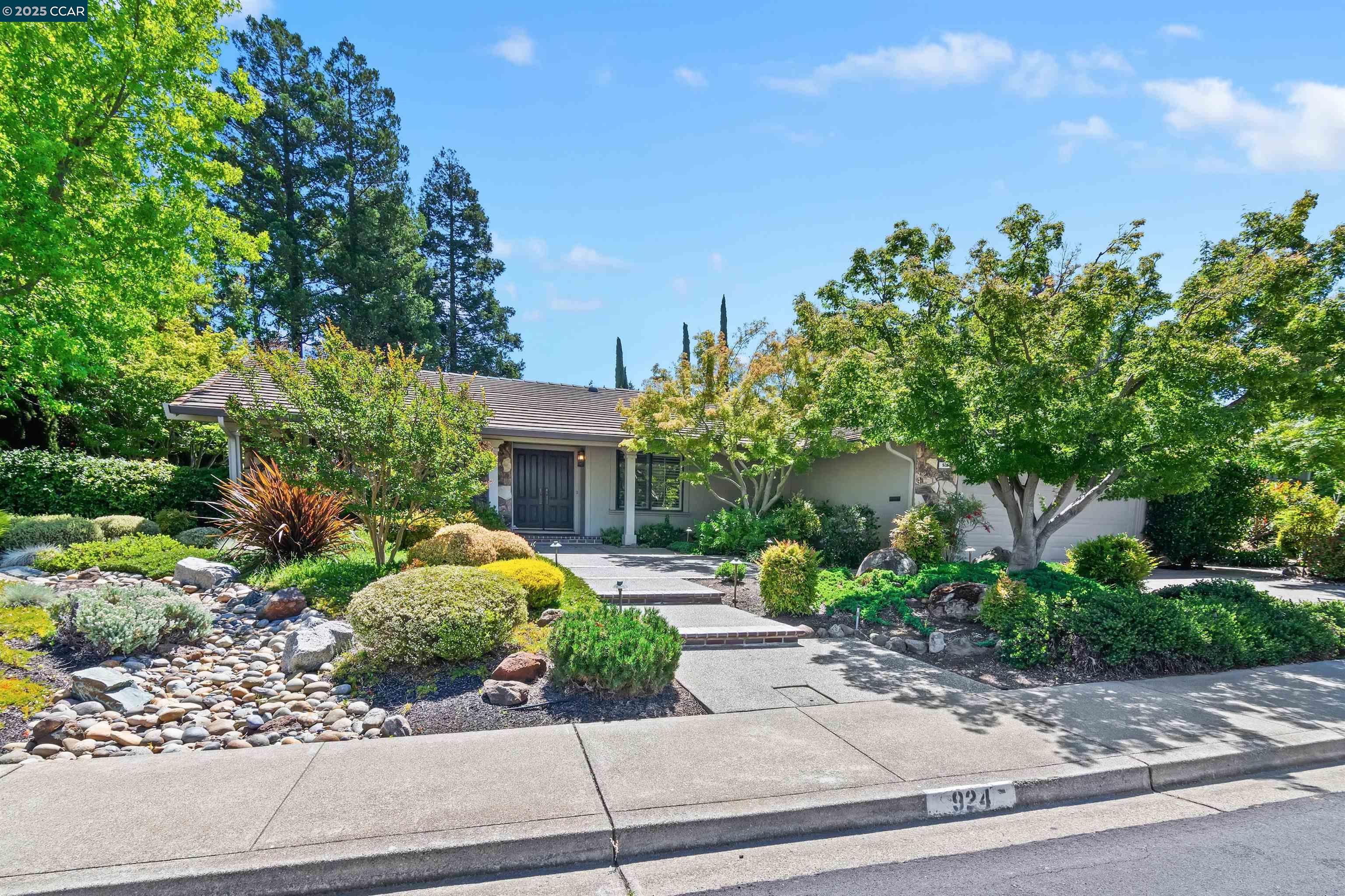 Detail Gallery Image 2 of 40 For 924 Cheyenne Dr, Walnut Creek,  CA 94598 - 4 Beds | 2 Baths