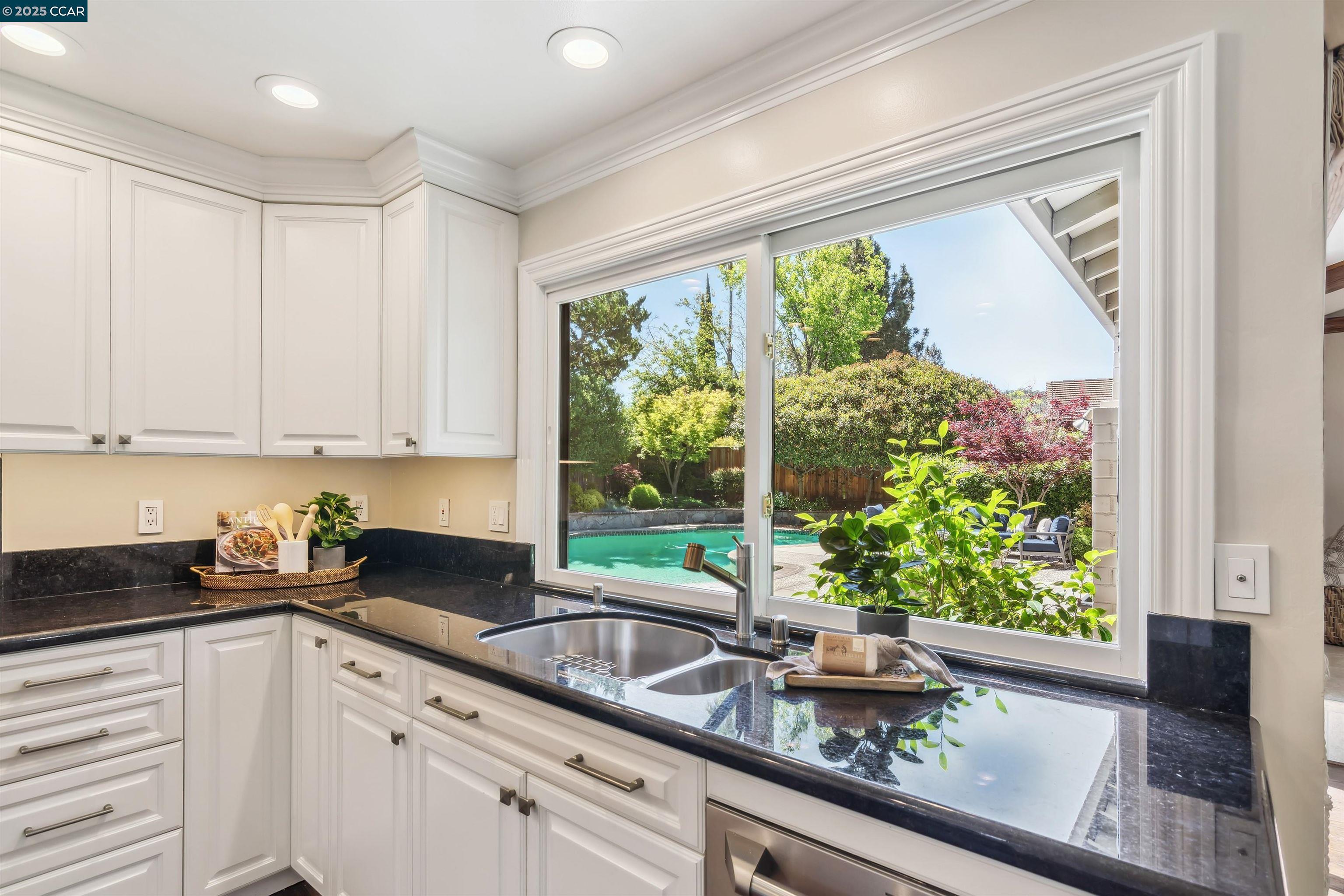 Detail Gallery Image 17 of 40 For 924 Cheyenne Dr, Walnut Creek,  CA 94598 - 4 Beds | 2 Baths